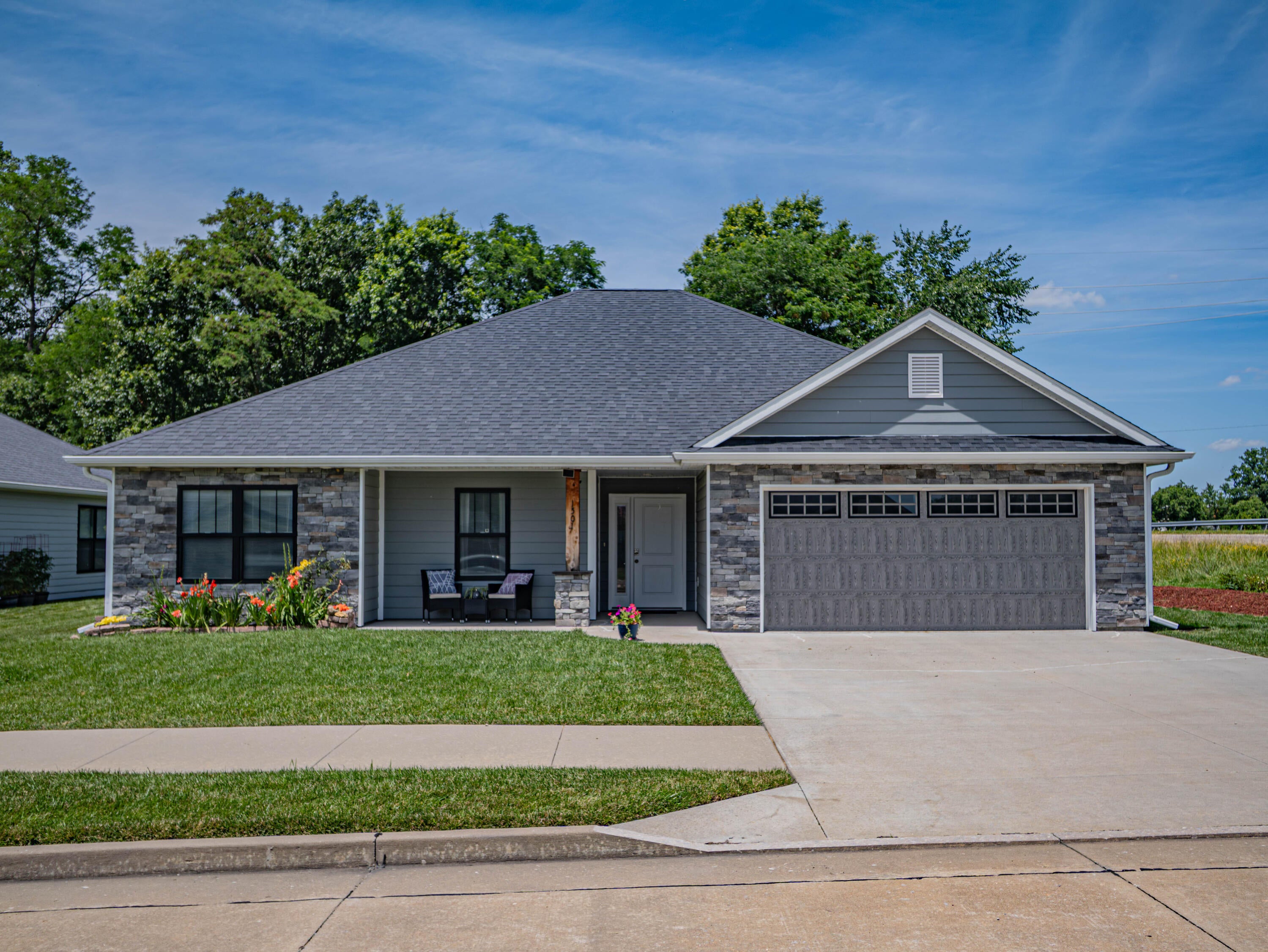 1501 Ellis Pl — photo