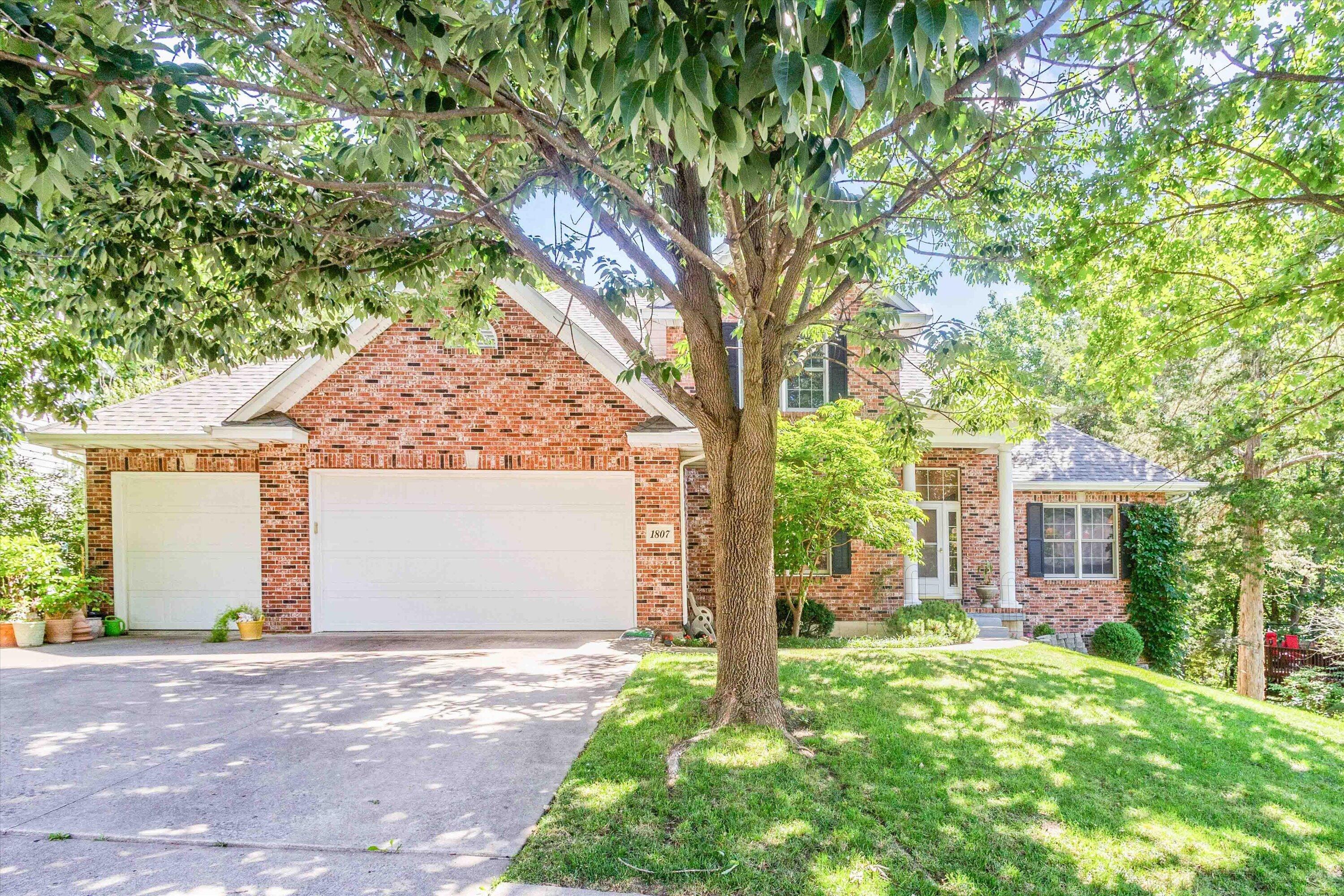 1807 Crystal Point — photo