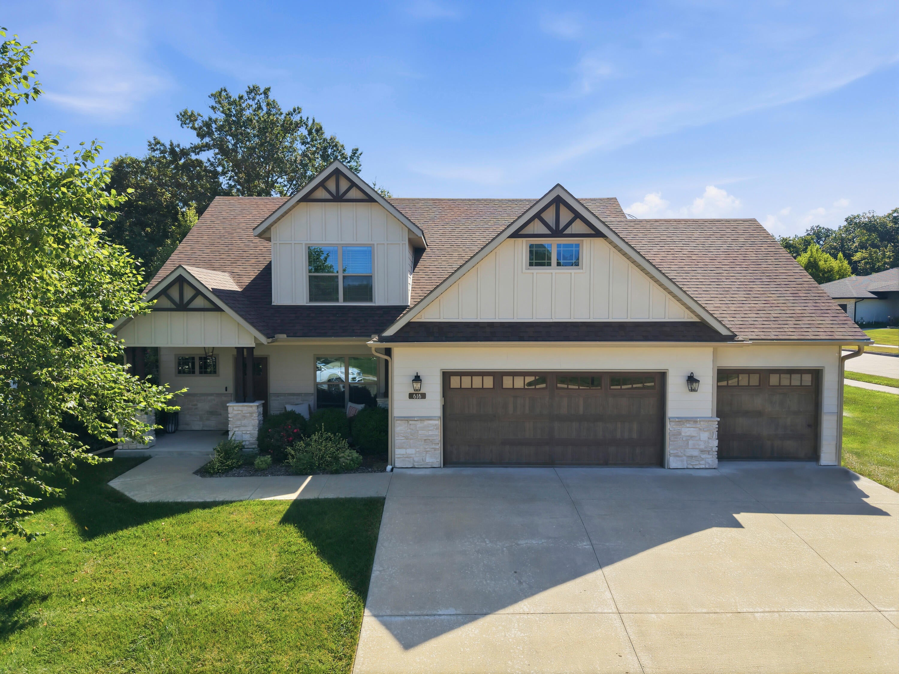 616 Sahalee Ct — photo