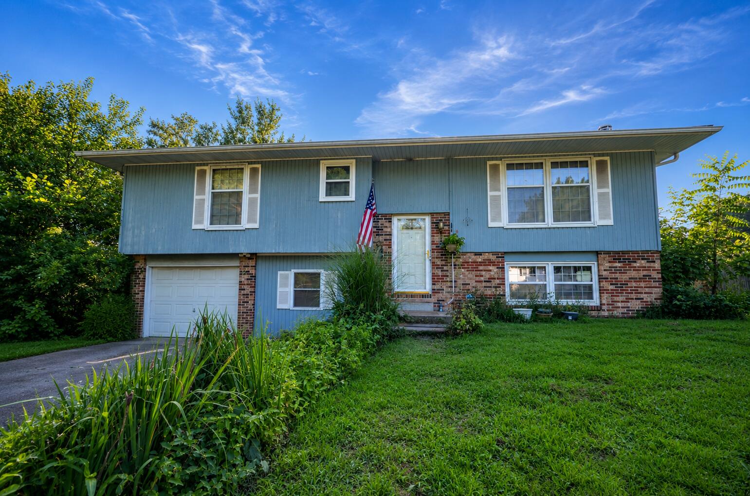 521 N Broadview Ct — photo