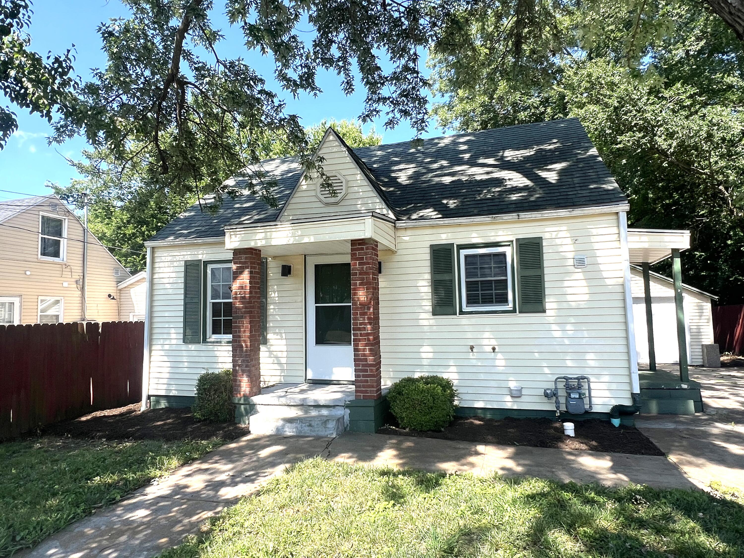 1105 Jefferson St — photo