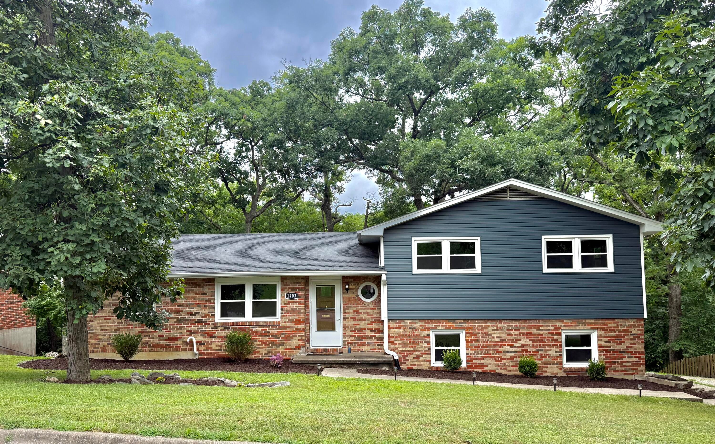 1403 Ridgemont Ct — photo