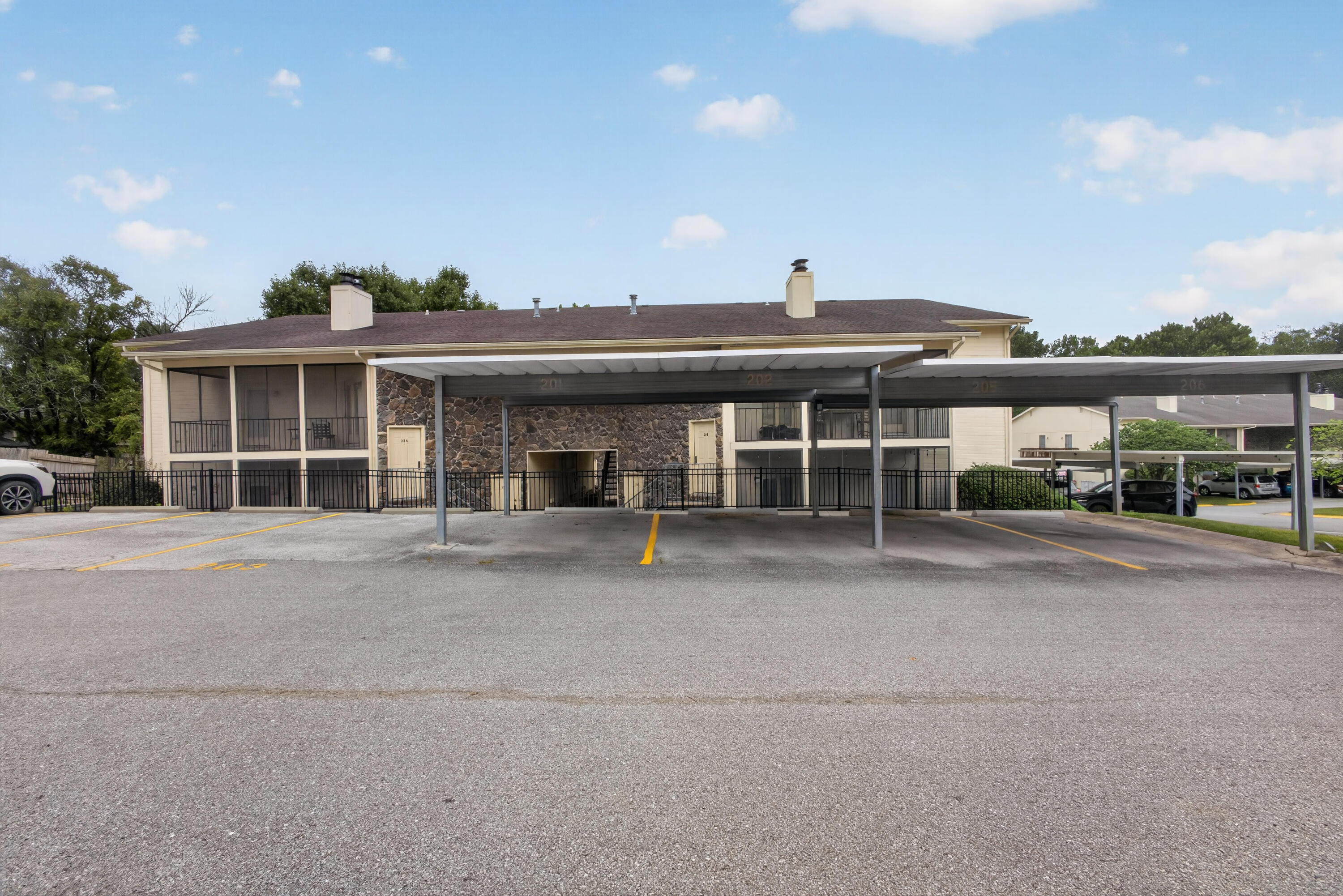 202 Park Deville Pl — photo