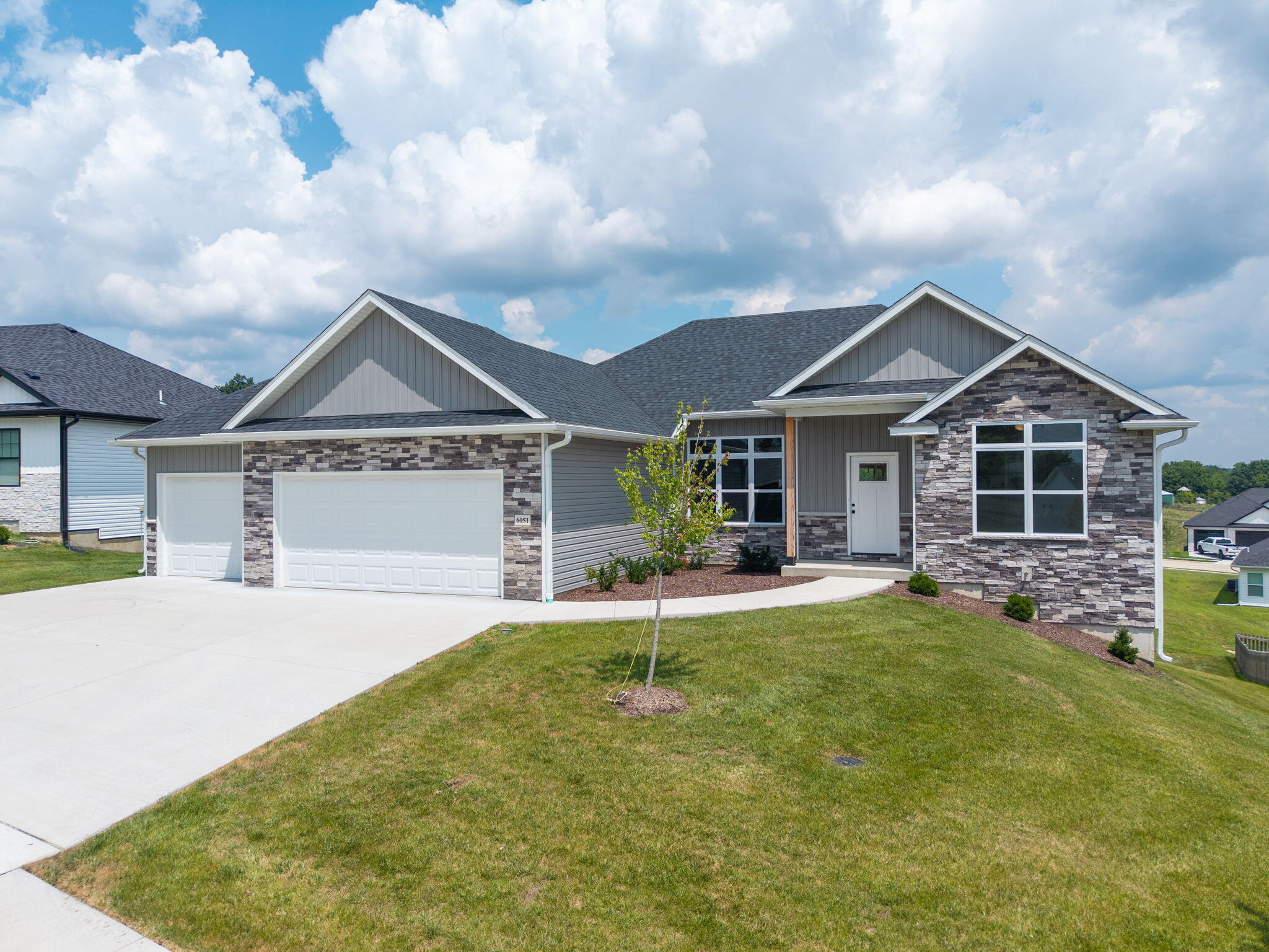 6051 Tamarack Dr — photo