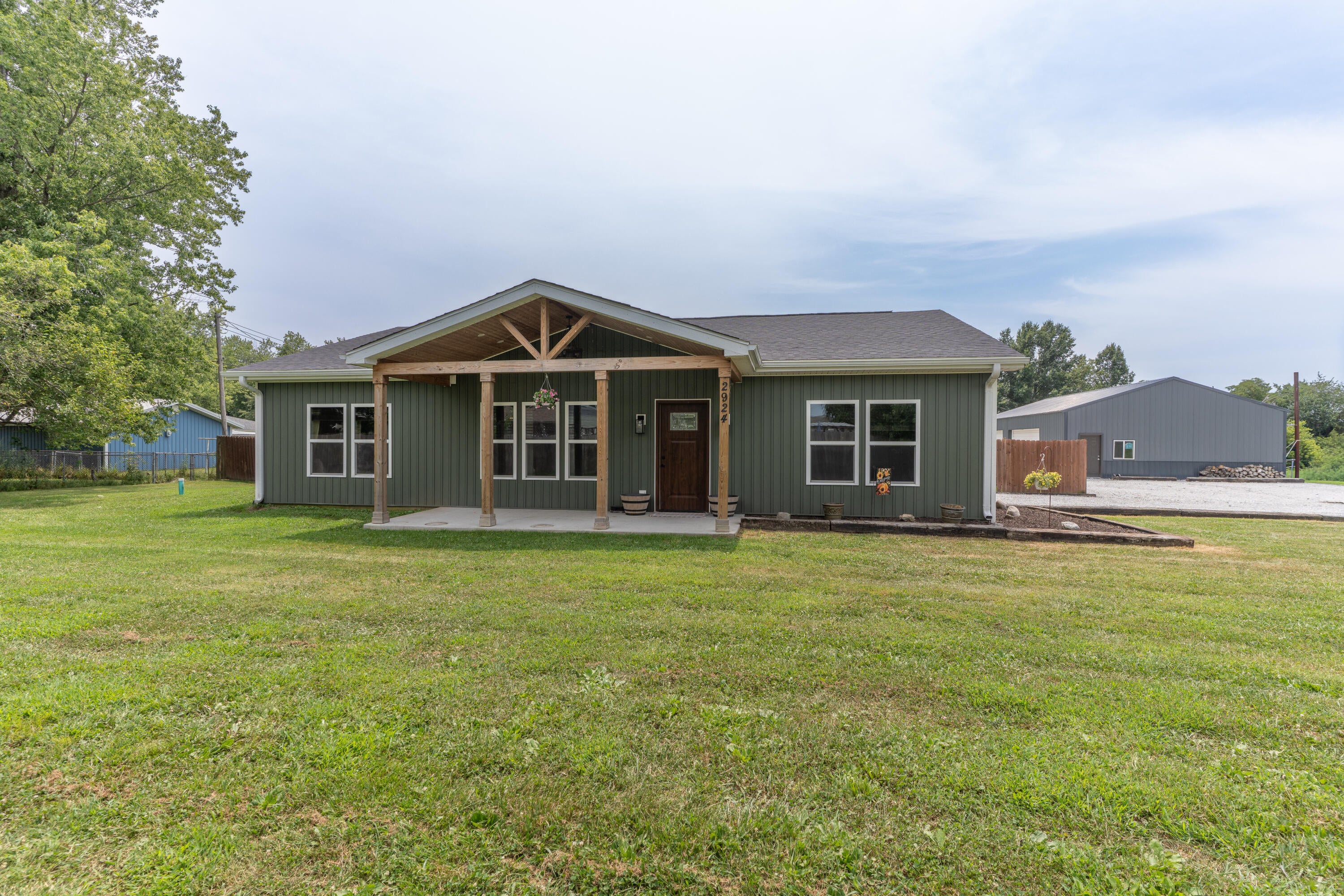 2924 E Benson Rd — photo