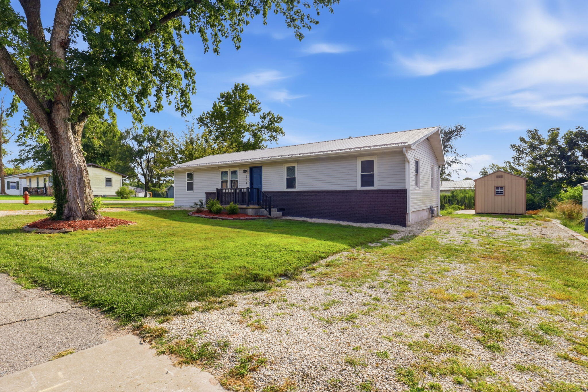 201 GREENWICH AVE, ELDON, MO 65026 — photo 3