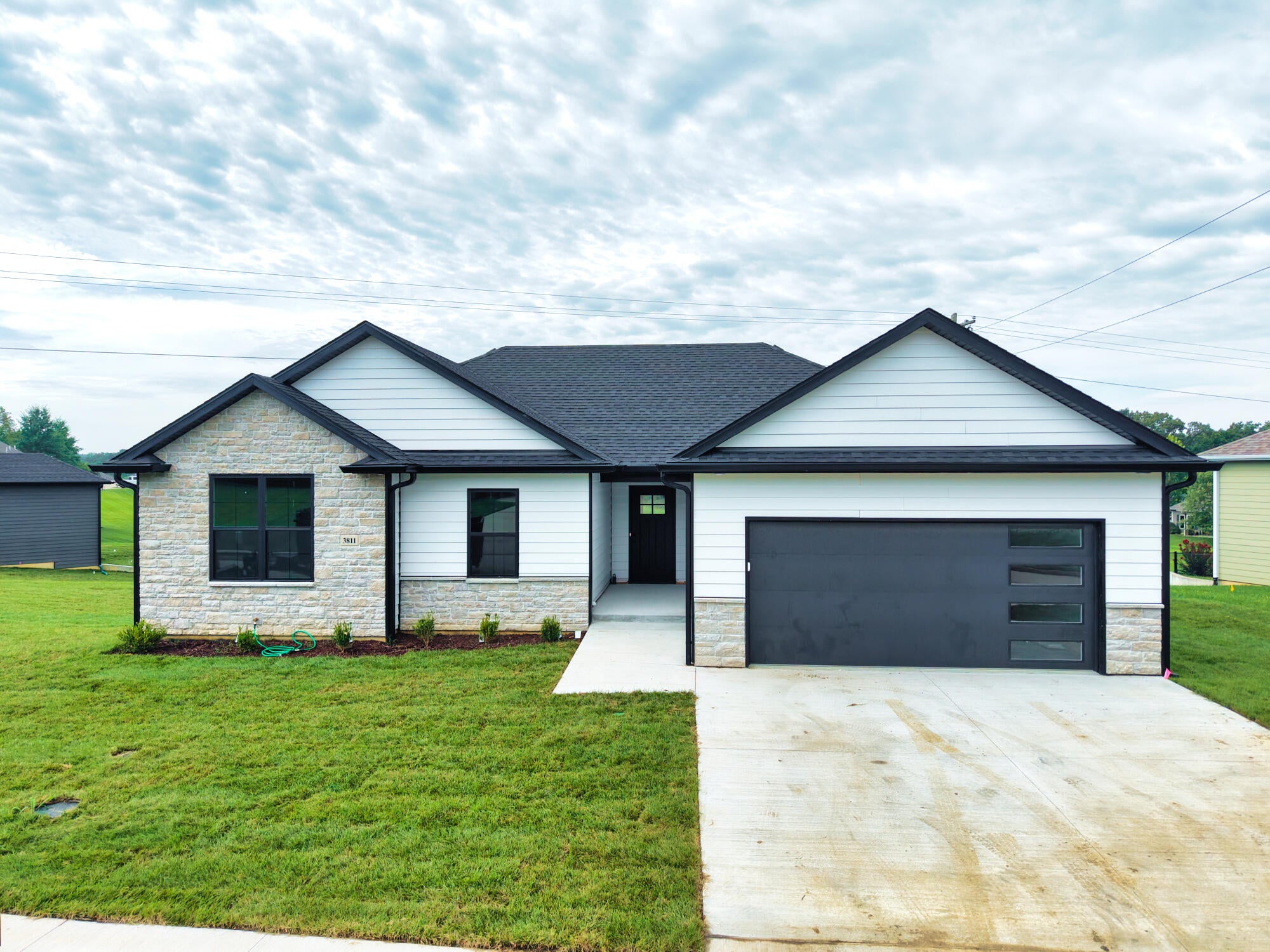 3811 Canyon Ridge Dr — photo