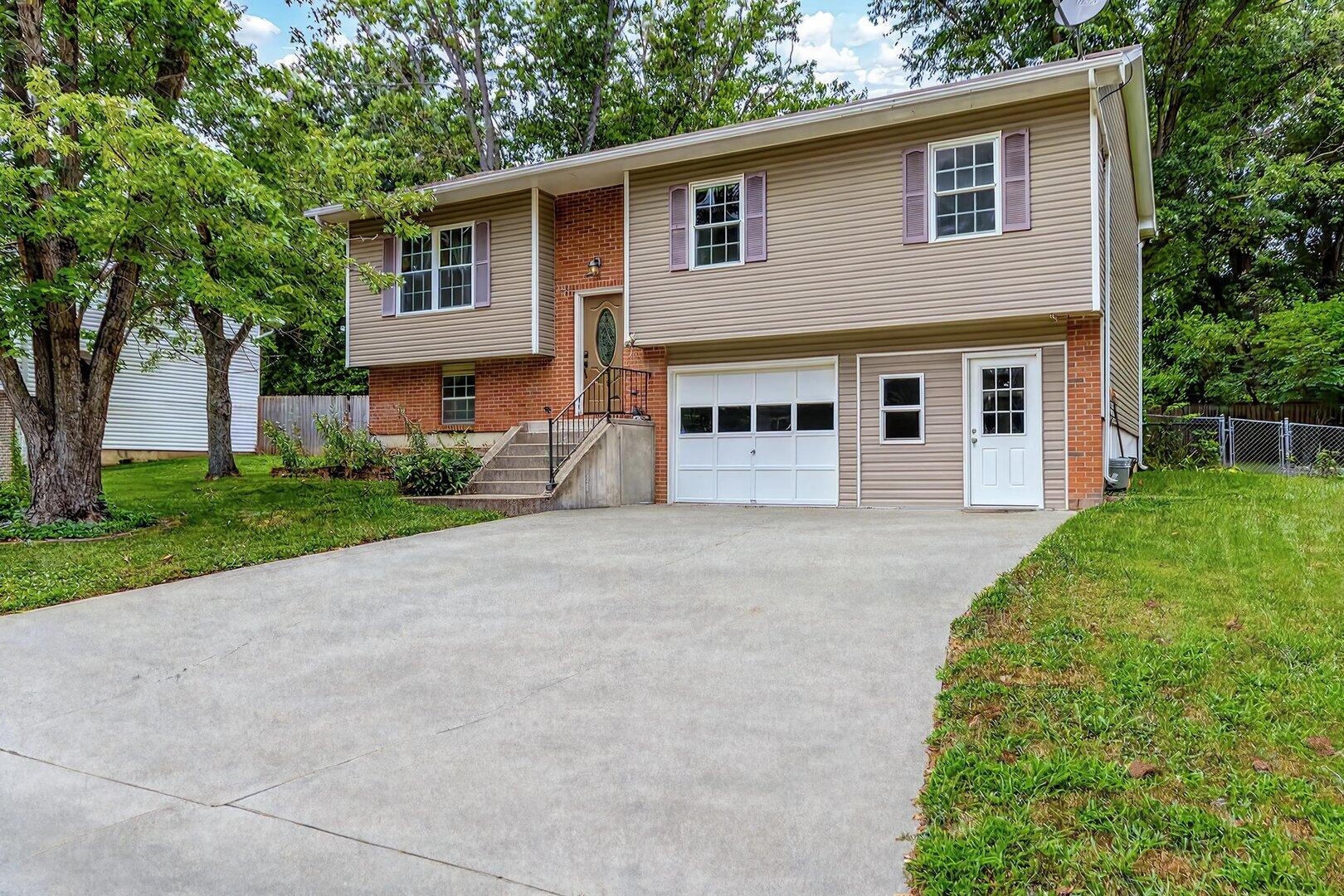 1685 W Boris Dr — photo