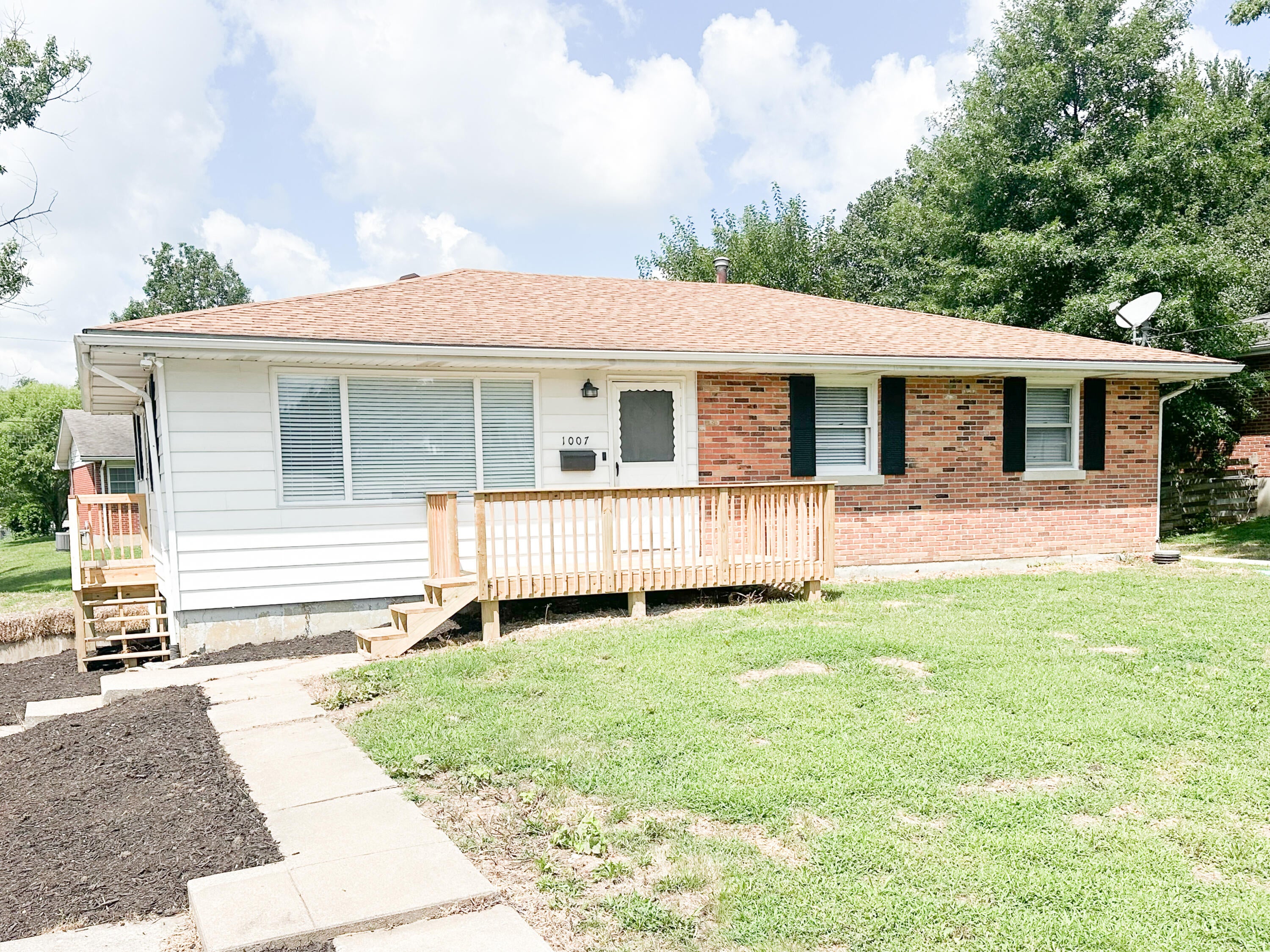 1007 Sioux Dr — photo