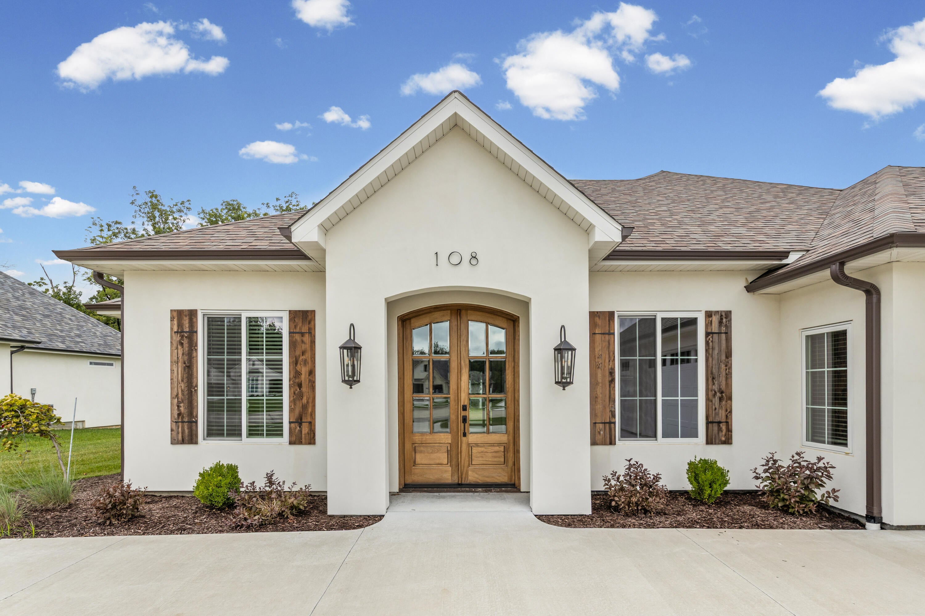 108 Walton Heath Ct — photo