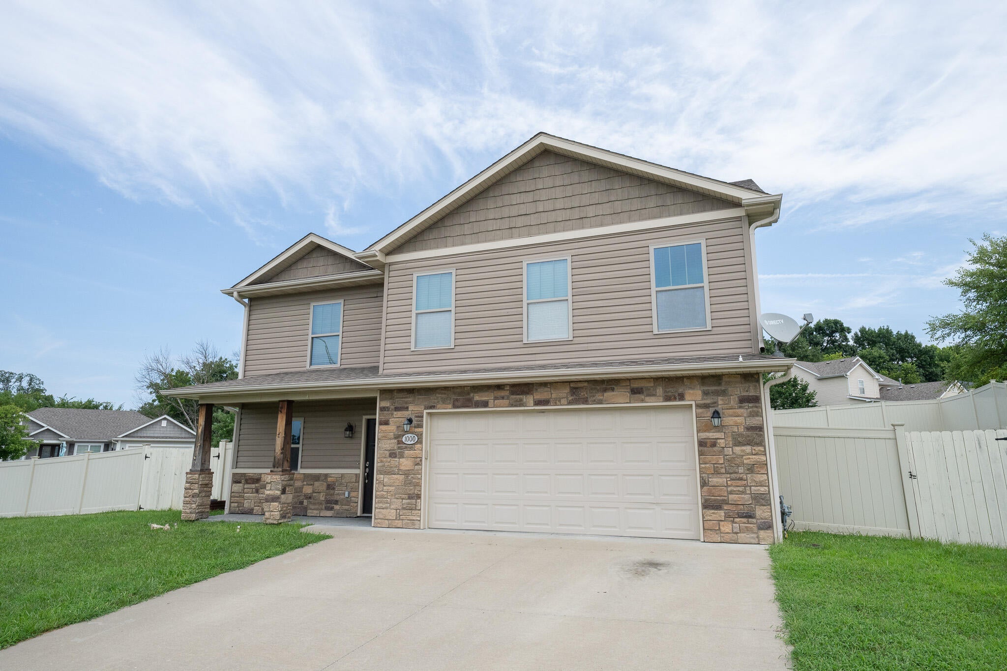 1000 S Louisville Dr — photo
