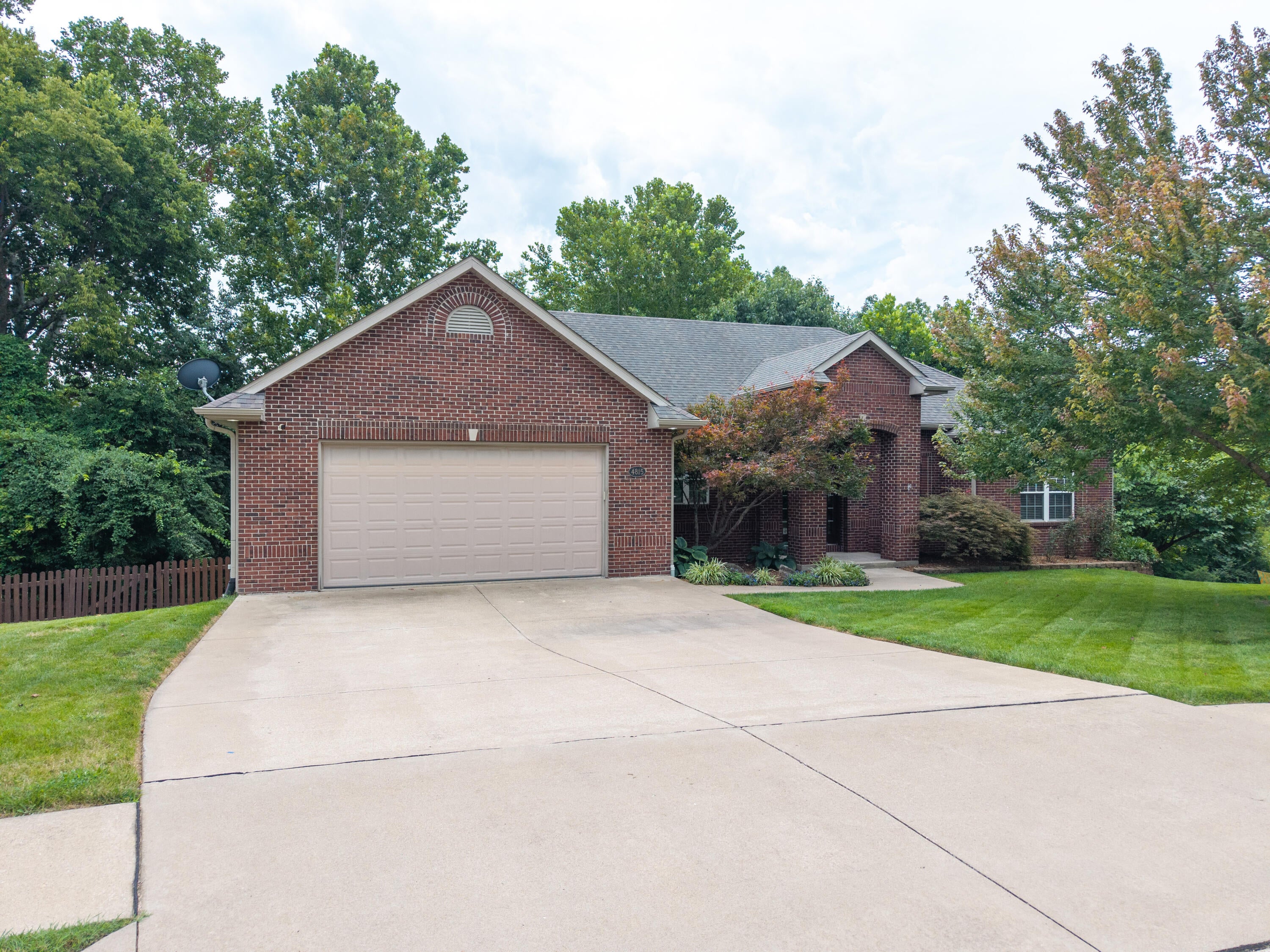 4815 Norfolk Ct — photo