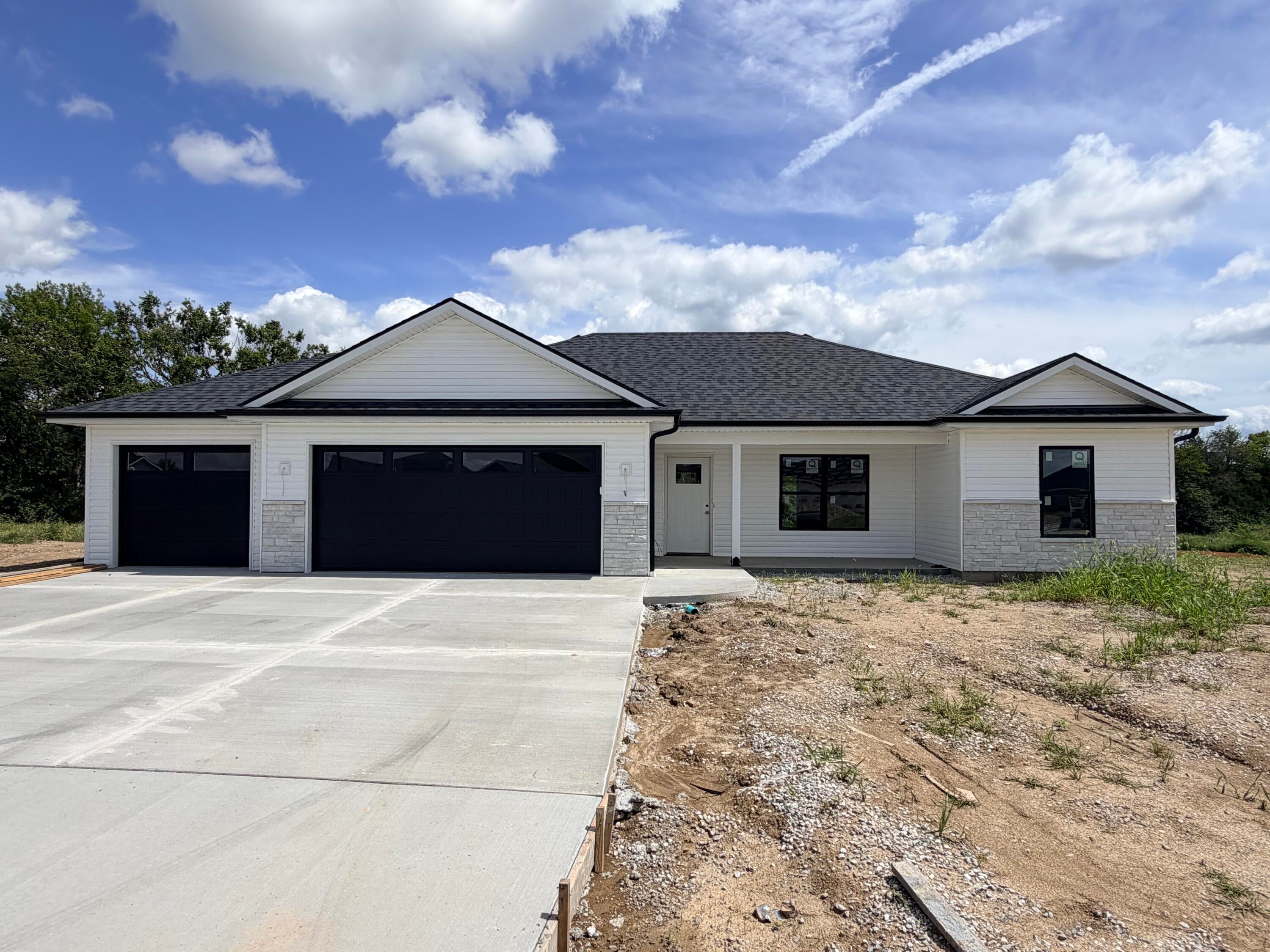 14868 Welch Dr — photo