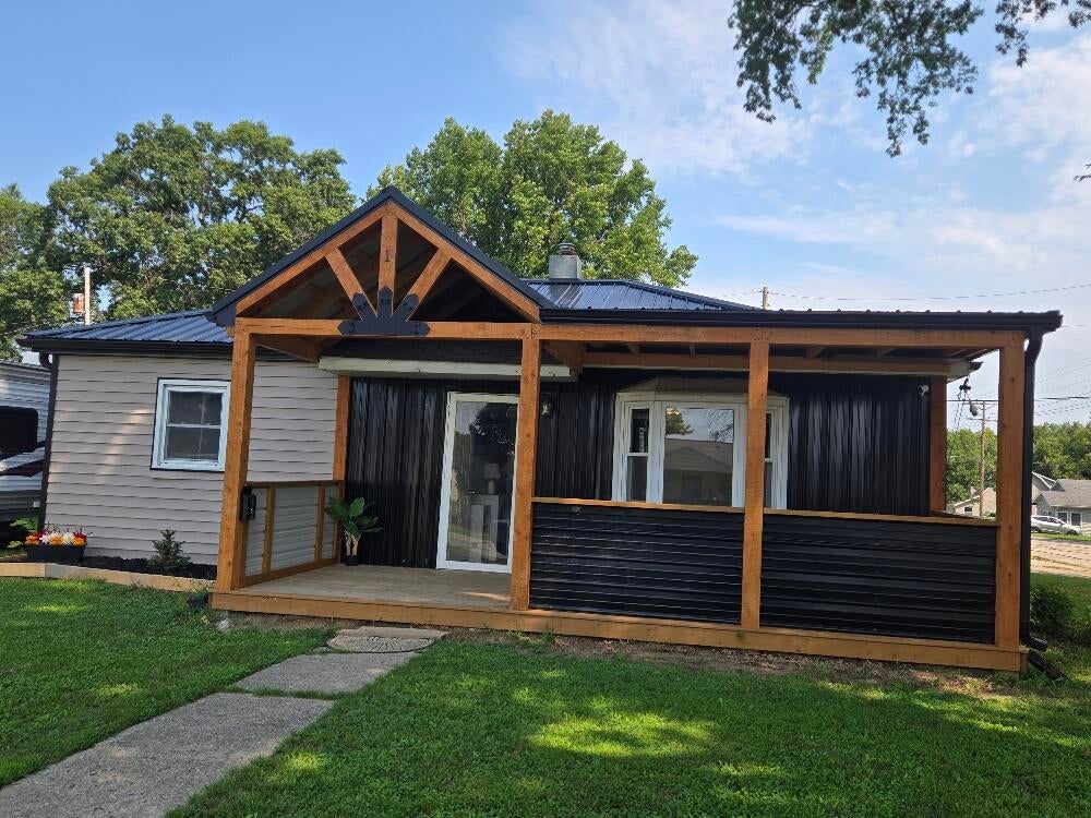 1 Lakeside Pl — photo