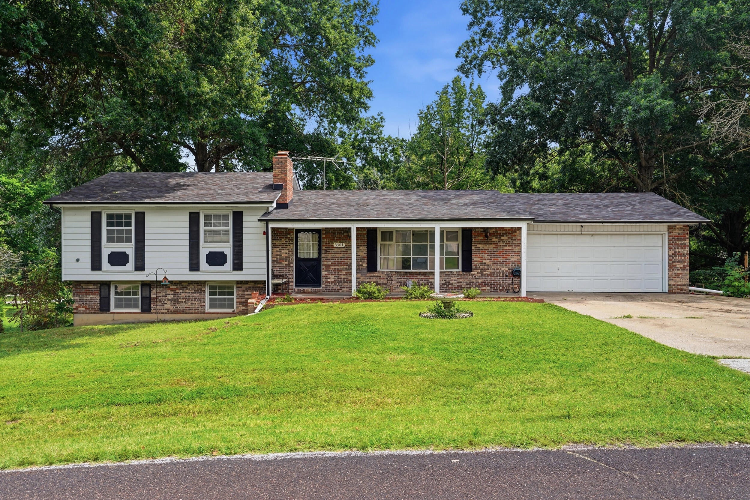 3304 Mexico Gravel Rd — photo