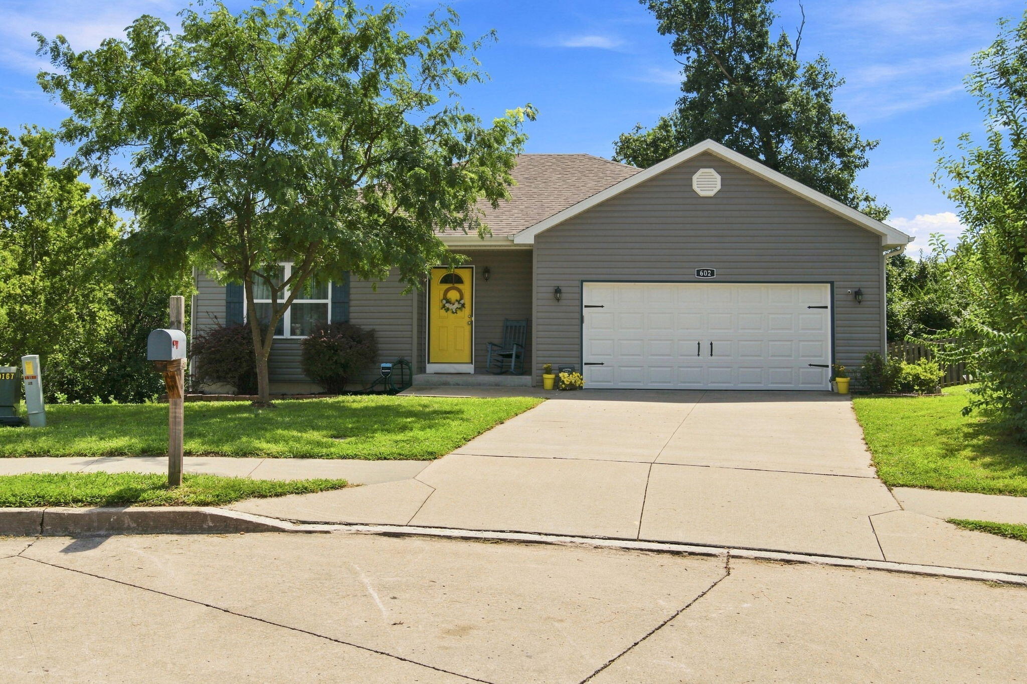 602 Bear Valley Ct — photo
