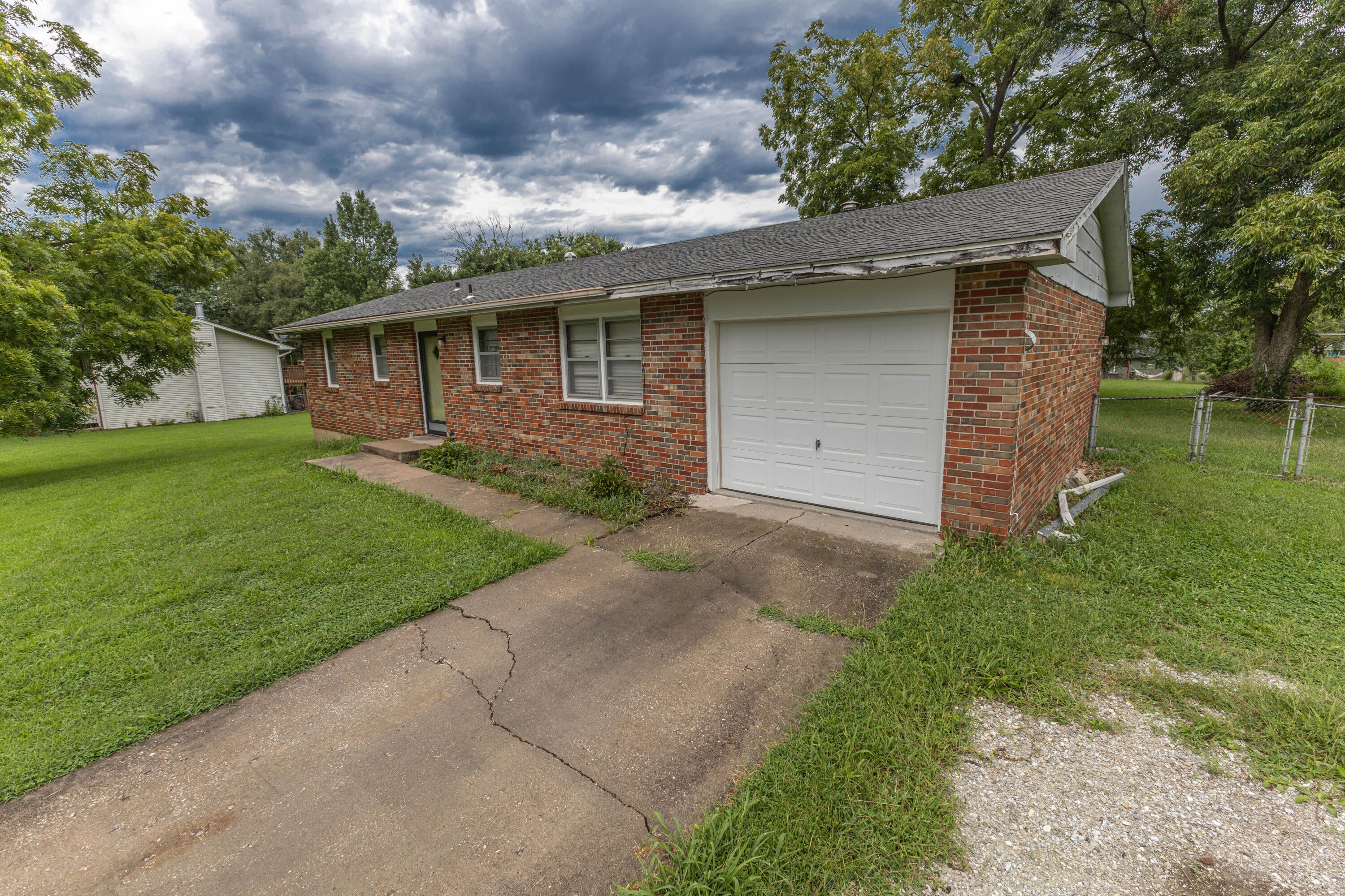 7681 E Parklane Dr — photo