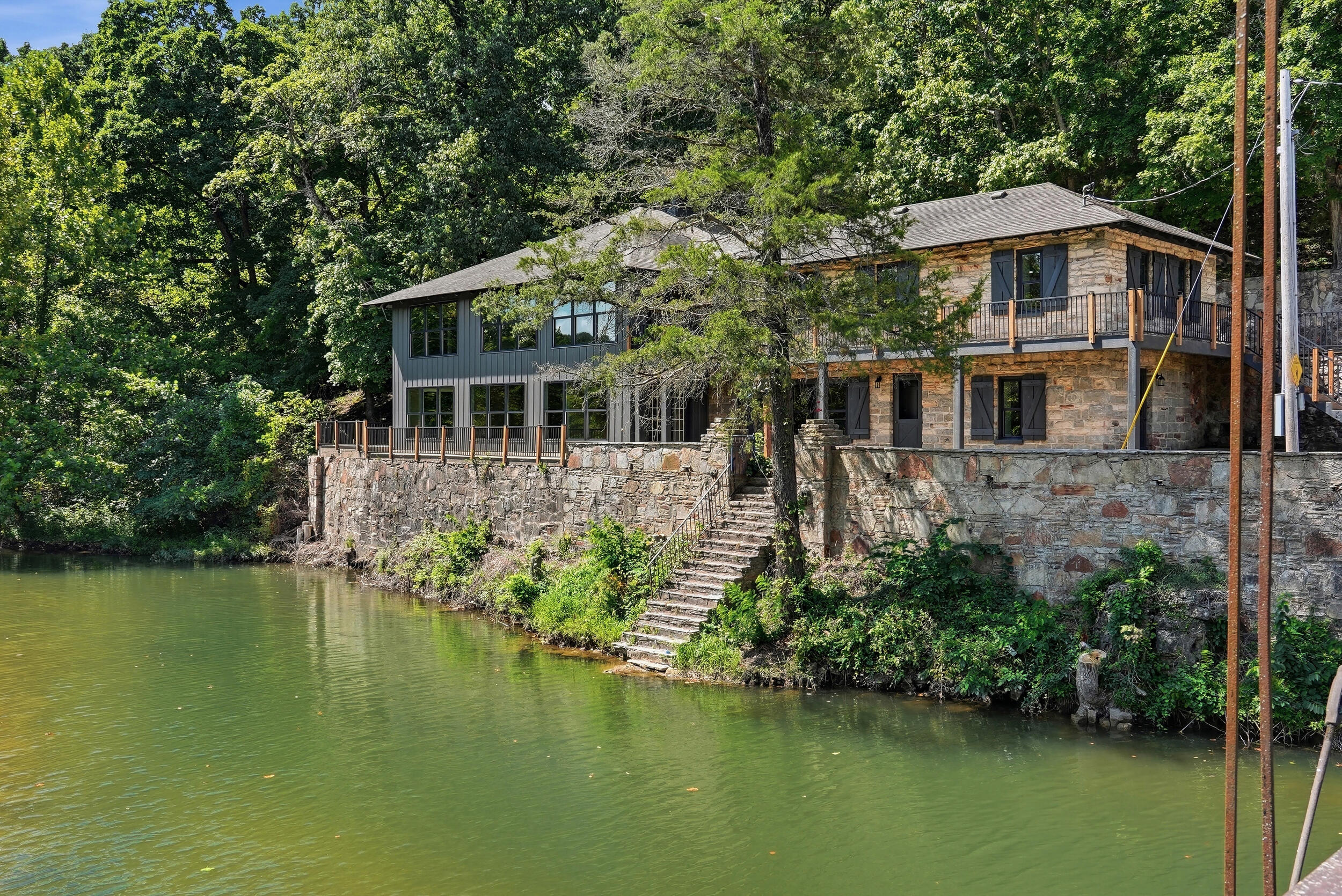 254 Bank Branch Dr — photo