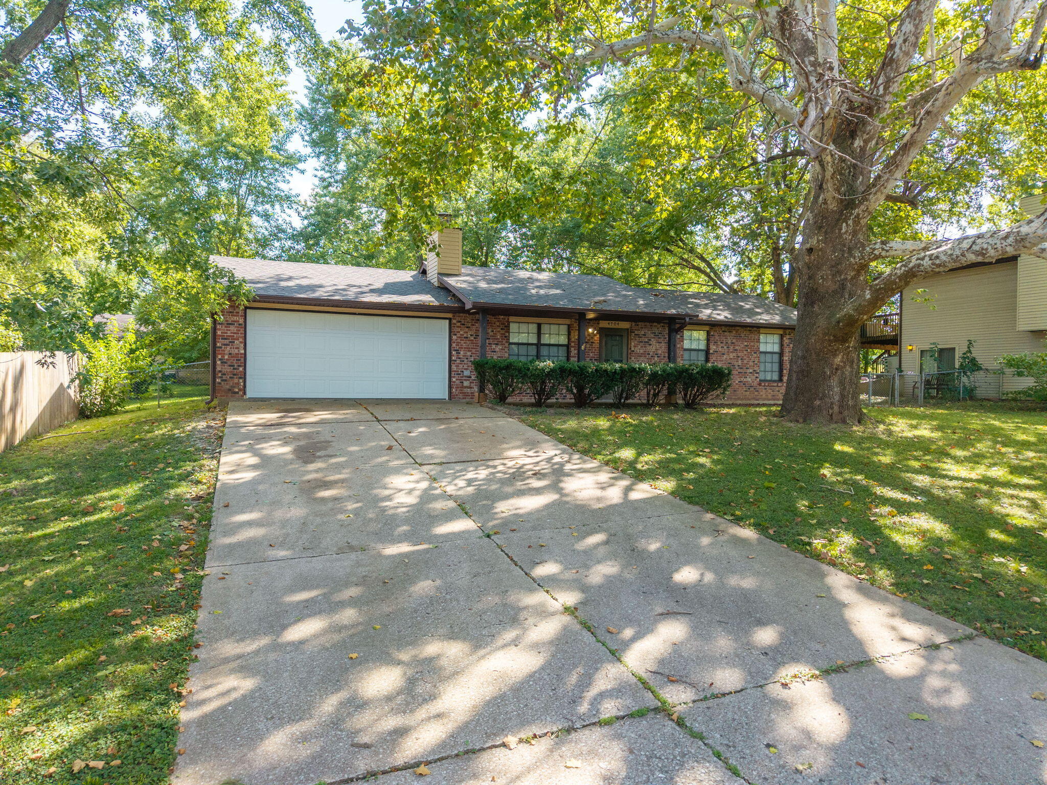 4704 Salem Dr — photo