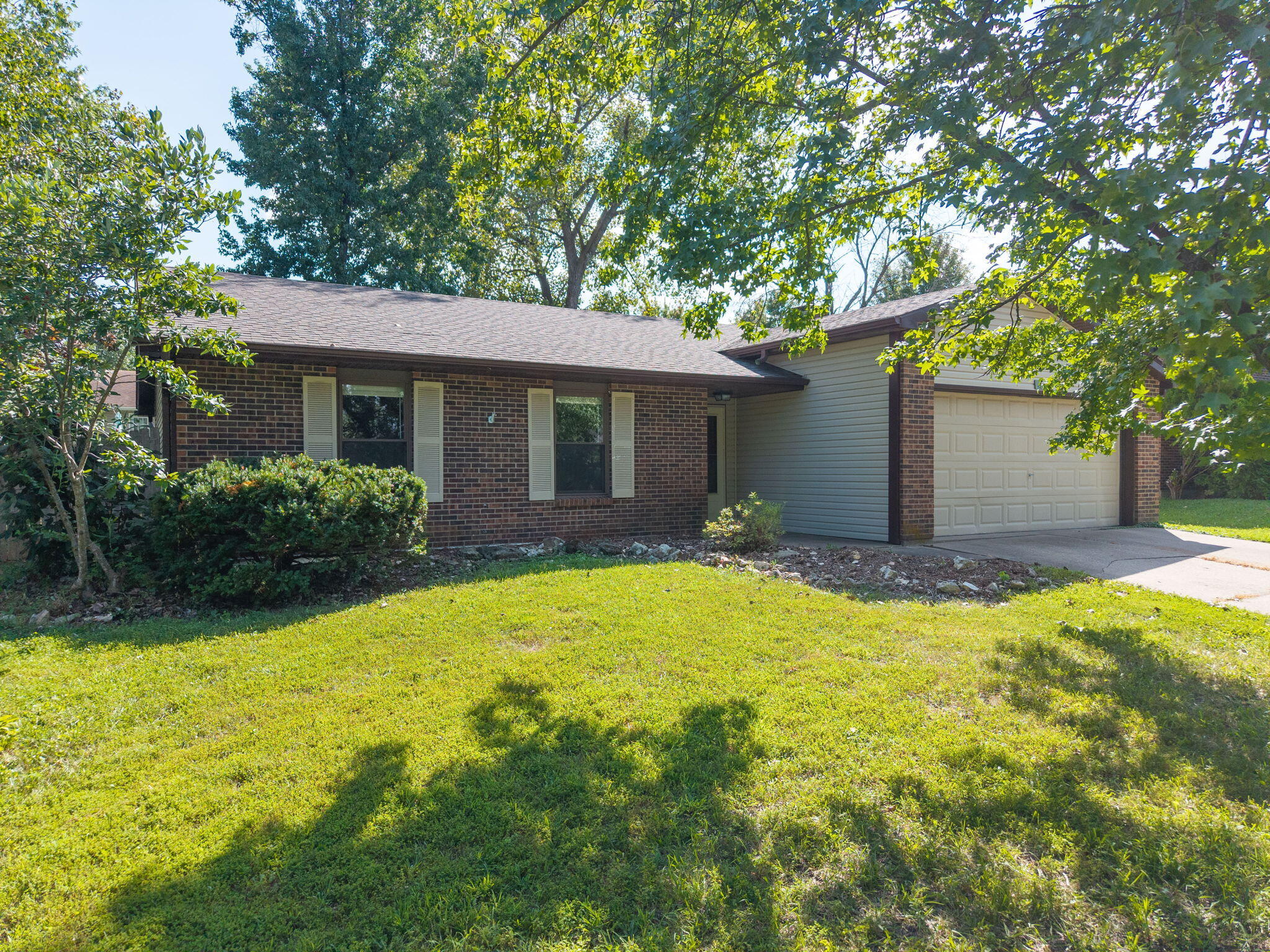 4800 Salem Dr — photo