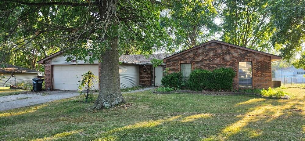 8101 N Chesley Dr — photo