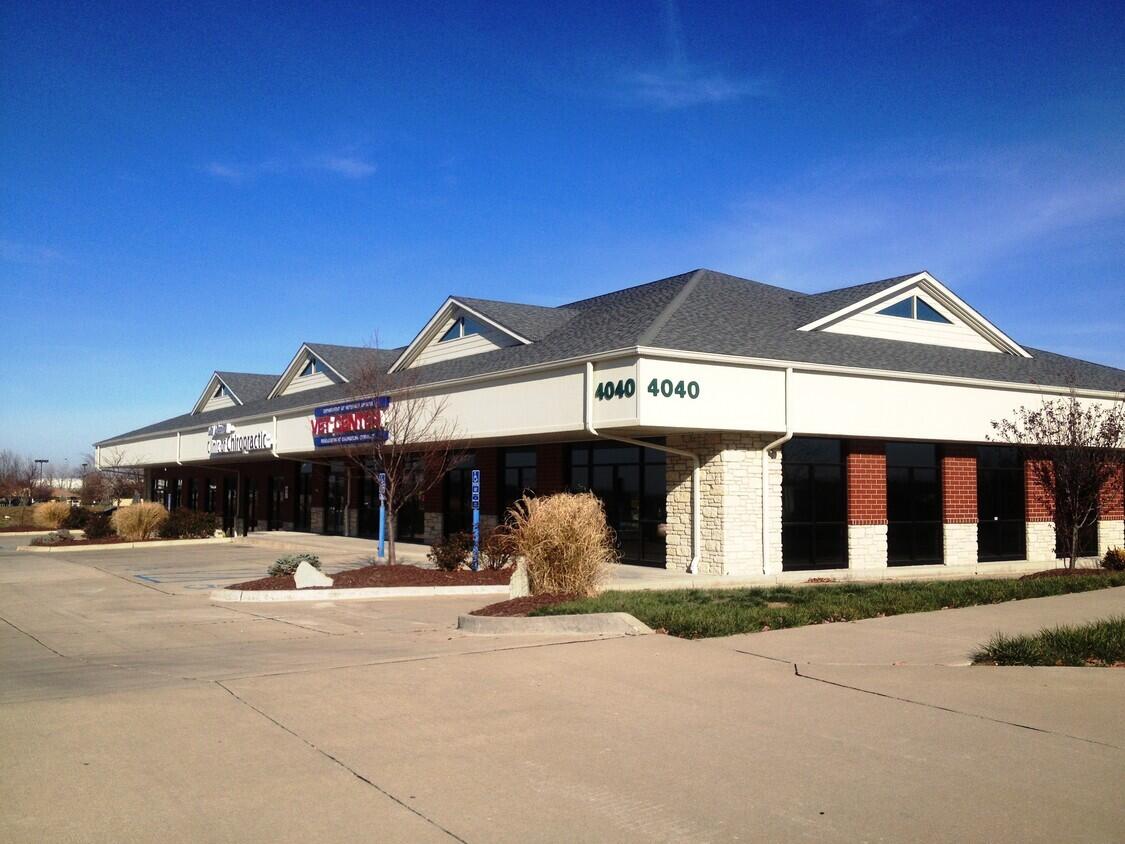 4040 Rangeline St 105 — photo