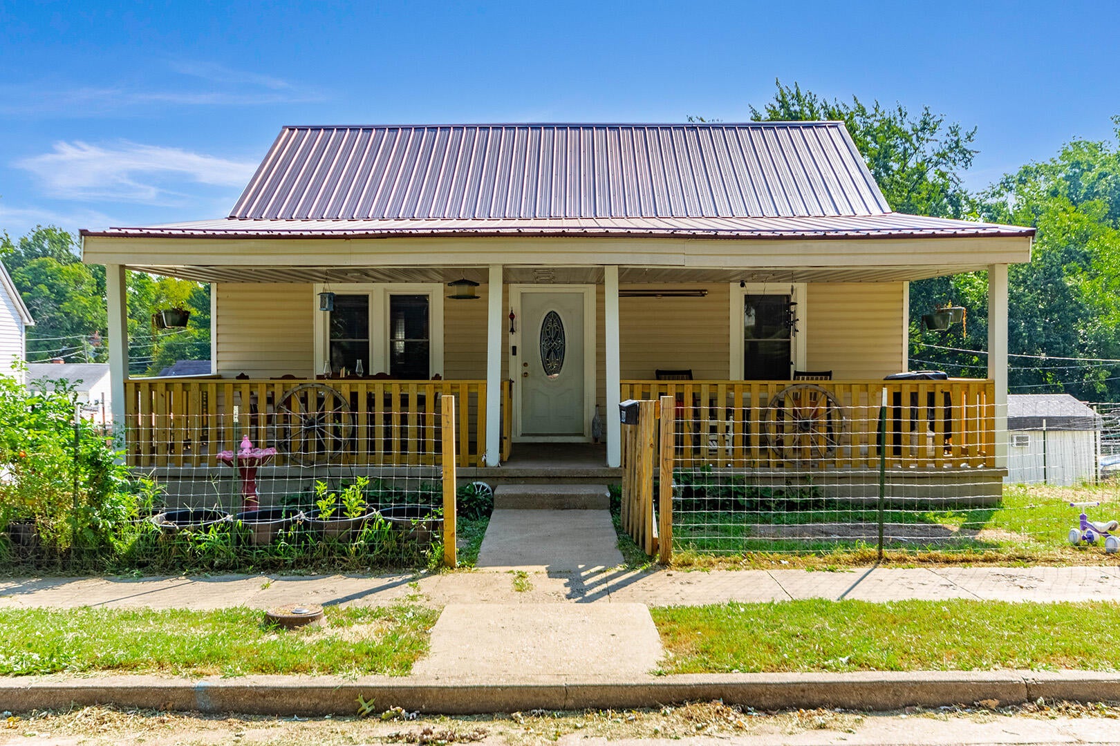 304 S Hodges St — photo