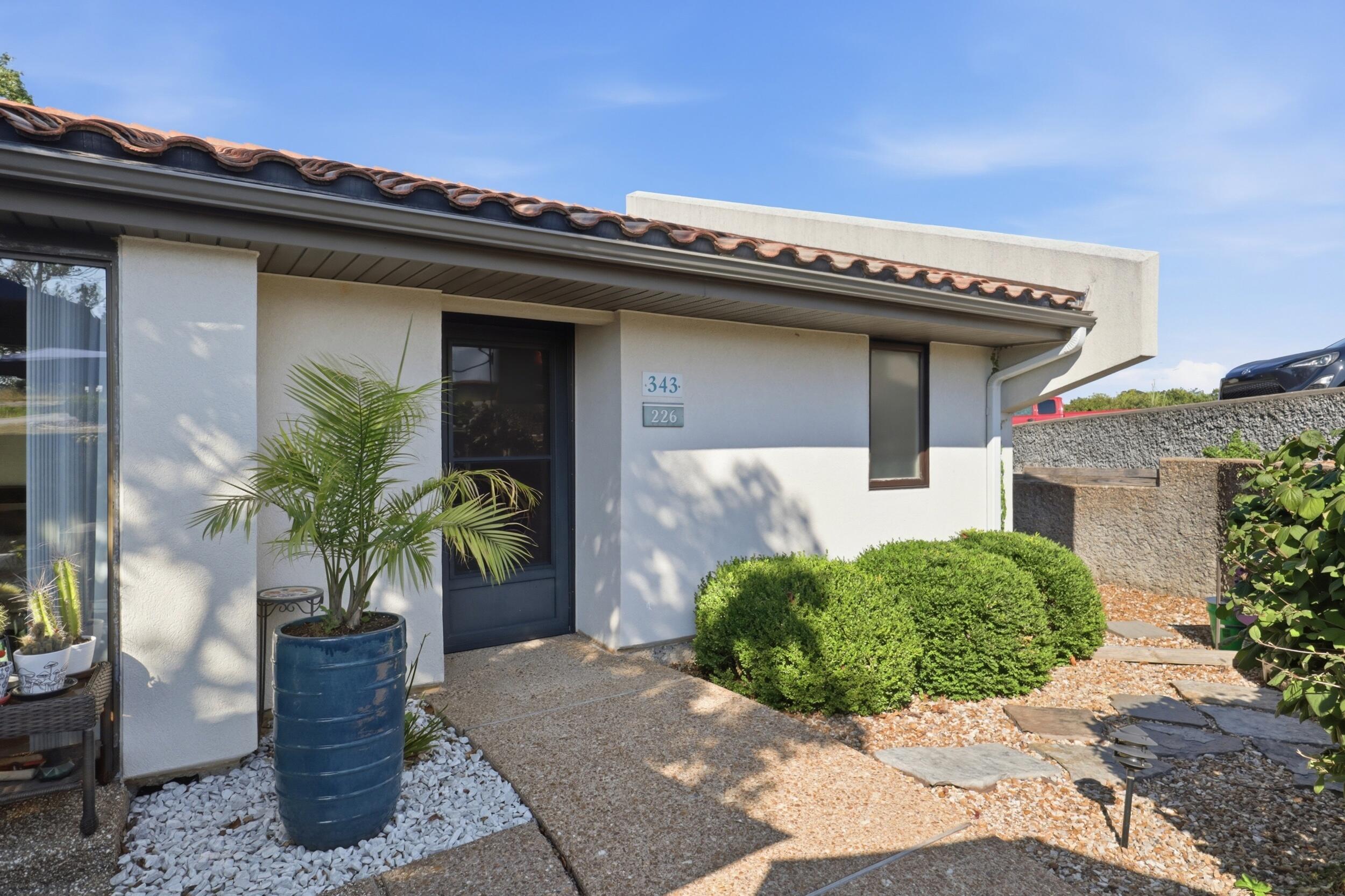 343 Racquet Club Dr 226 — photo