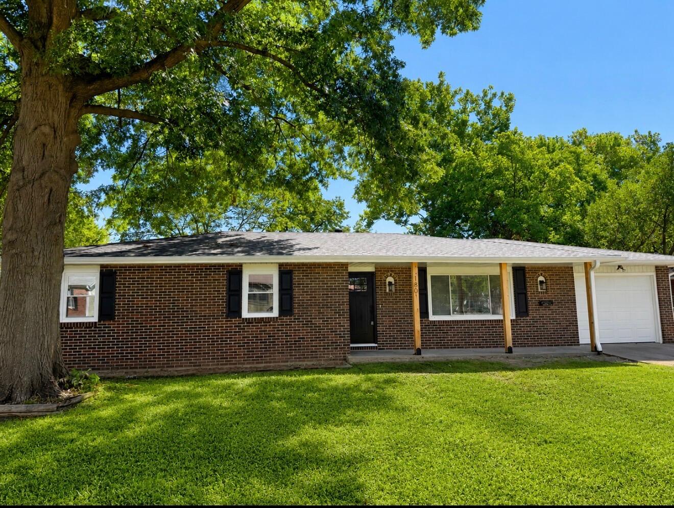 1806 Rose Dr — photo