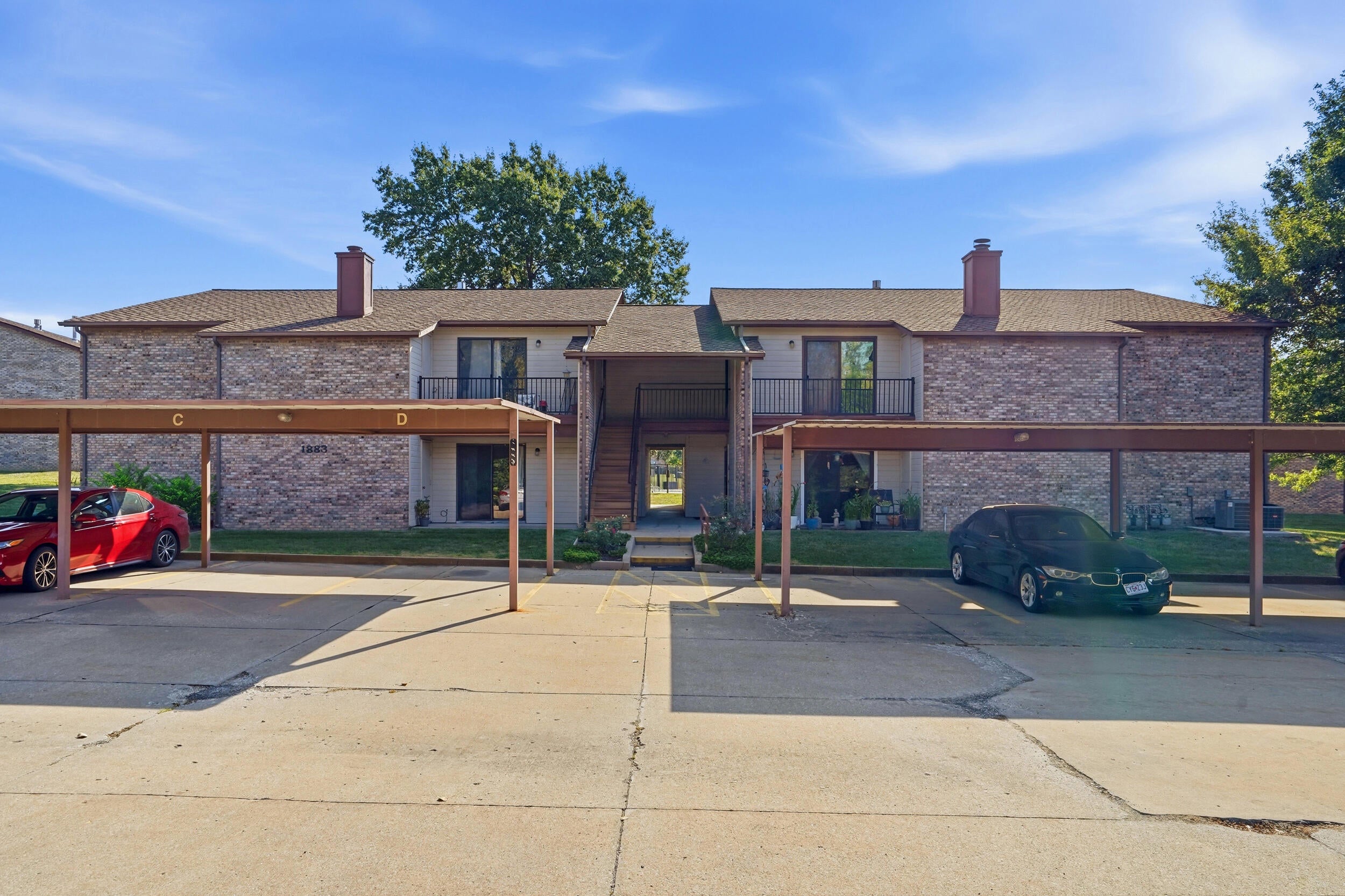 1883 N Waterfront Dr B — photo