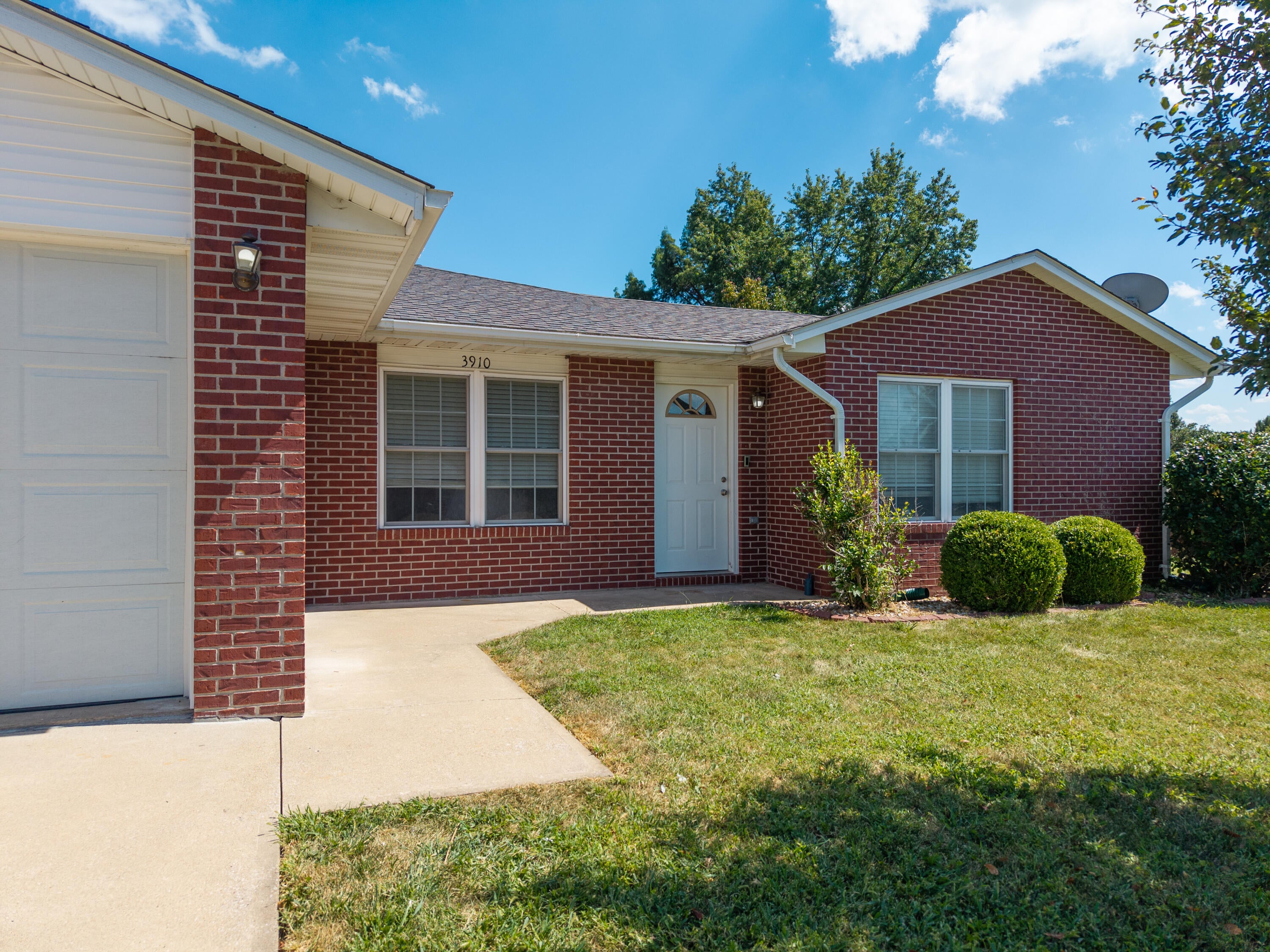 3910 Beechwood Dr — photo