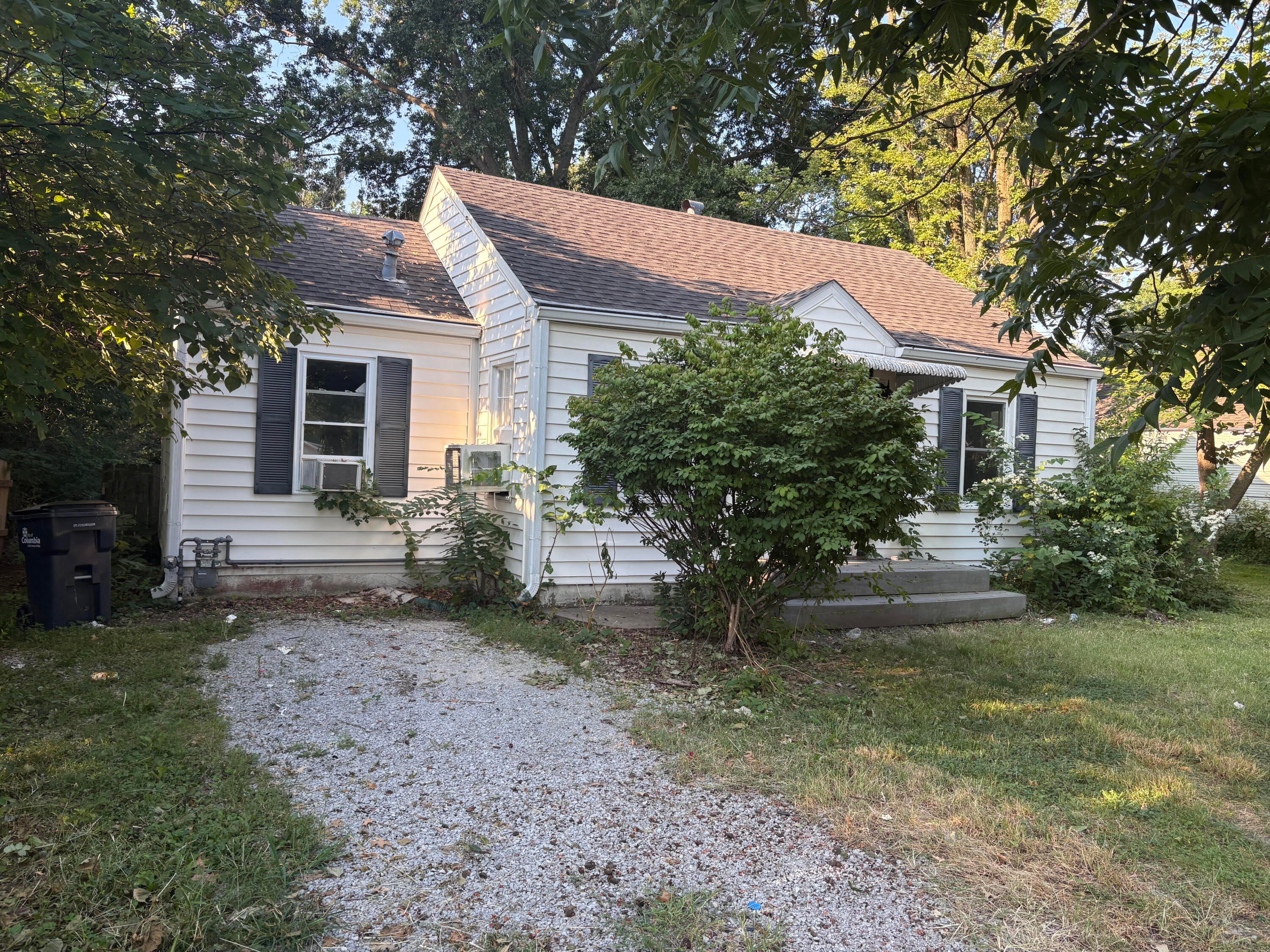 816 Mikel St — photo