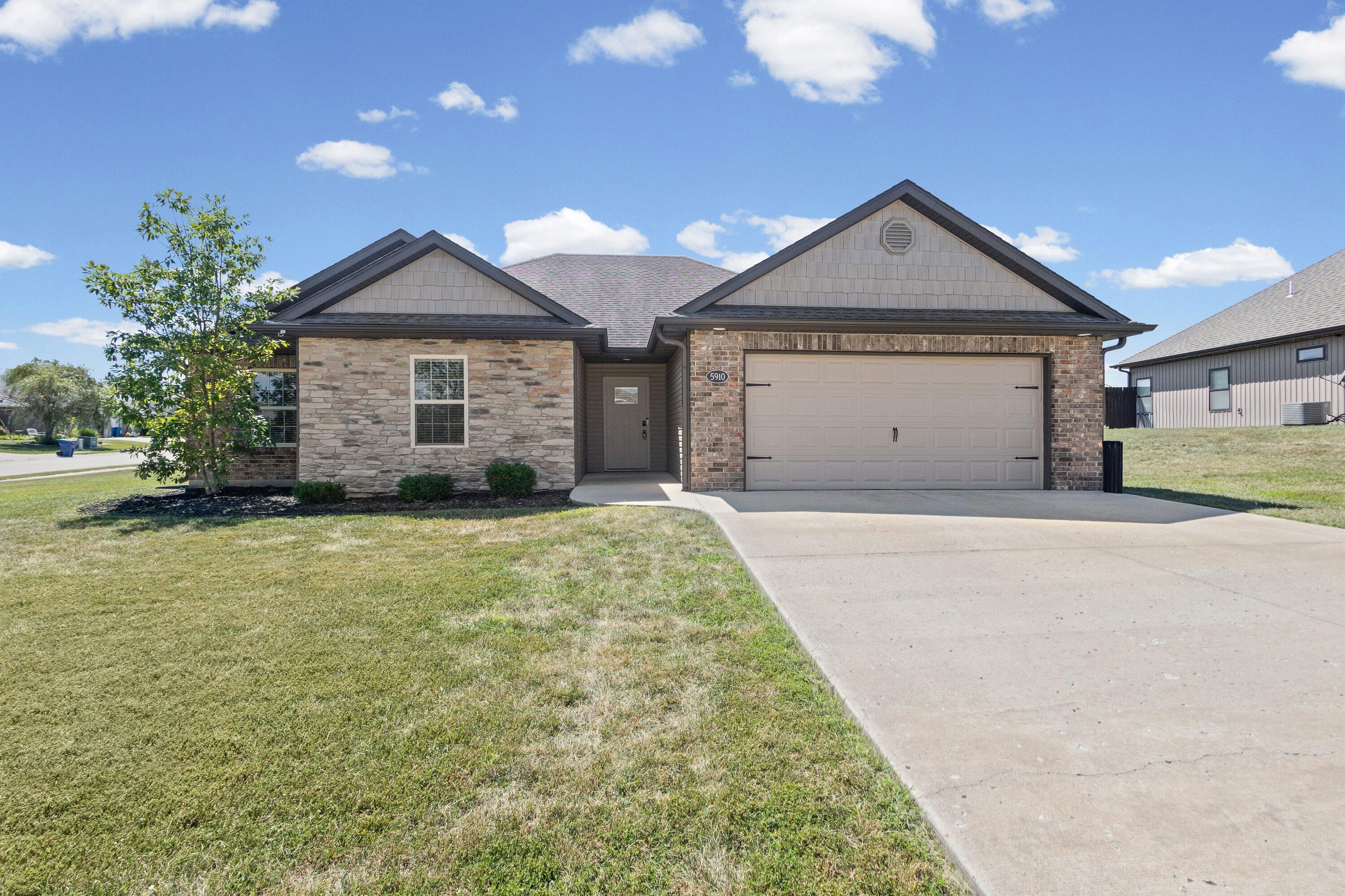 5910 Eagle Lake Dr — photo