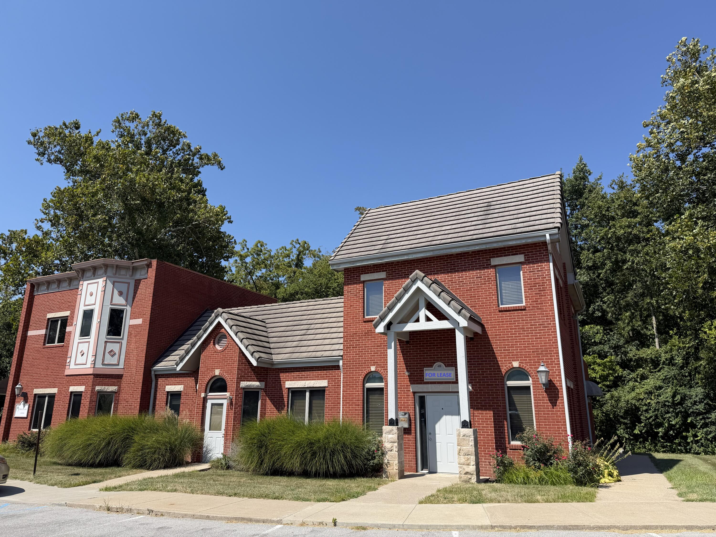 601 W Nifong Blvd 4B — photo