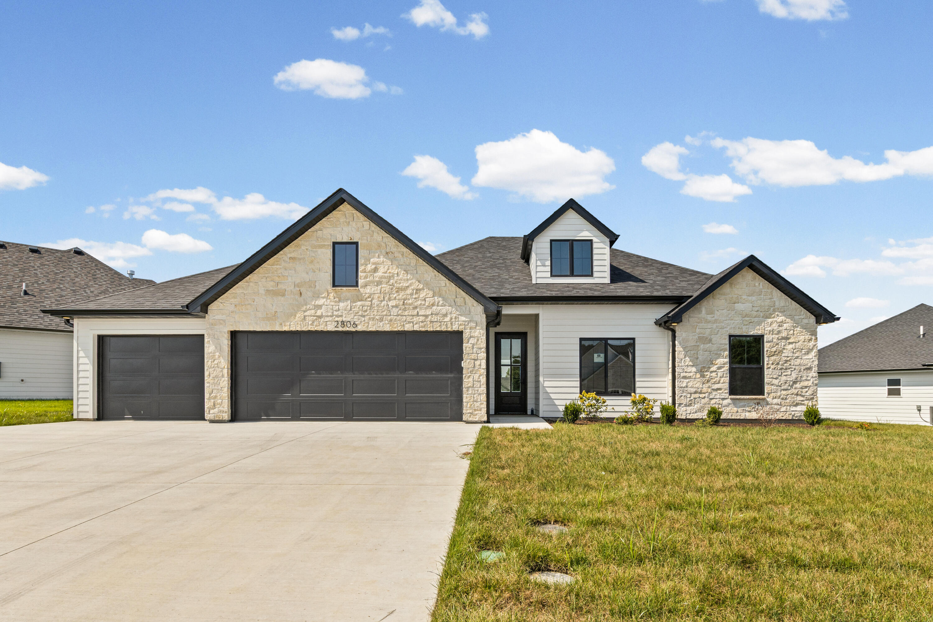 2806 Misty Flower Dr — photo