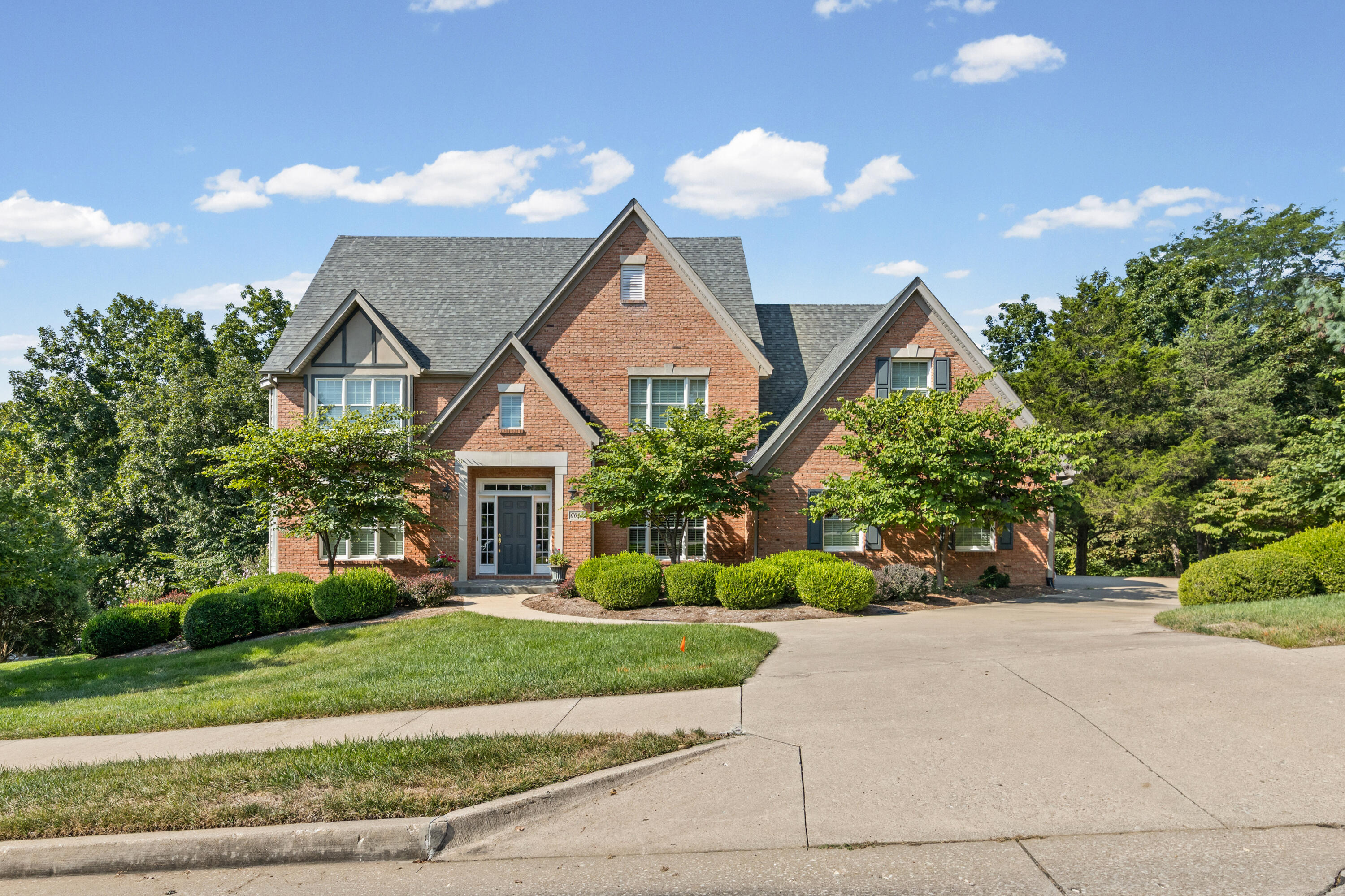 6013 Dornagh Ct — photo