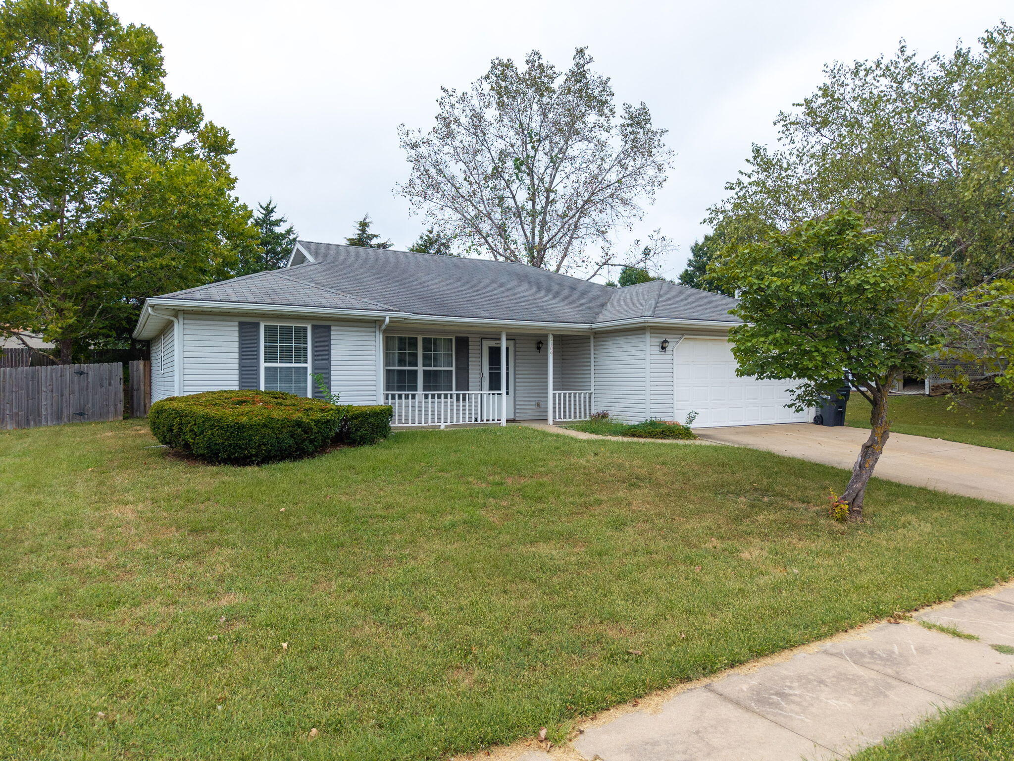 2109 Osage Dr — photo