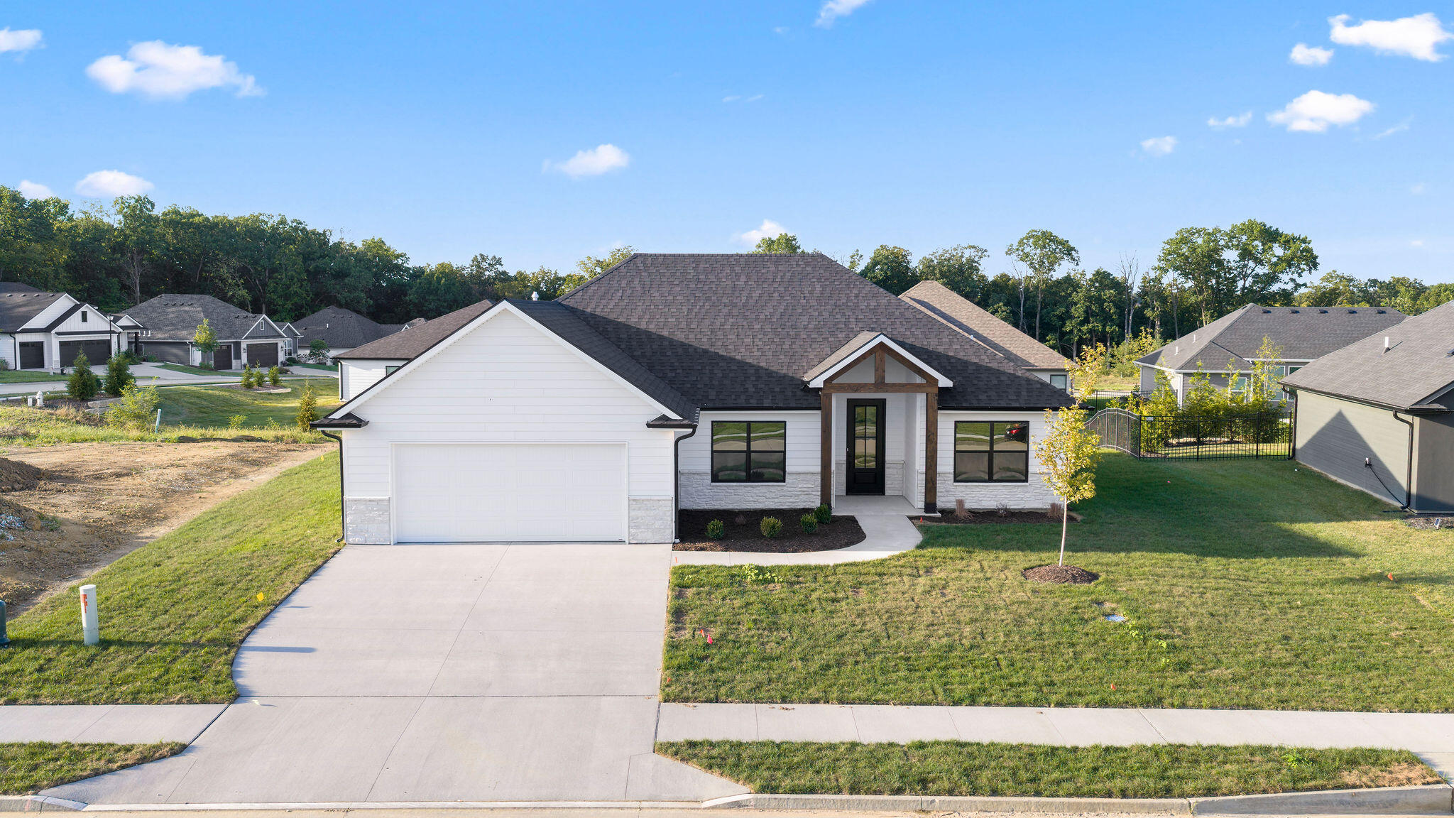 4405 Royal County Rd — photo