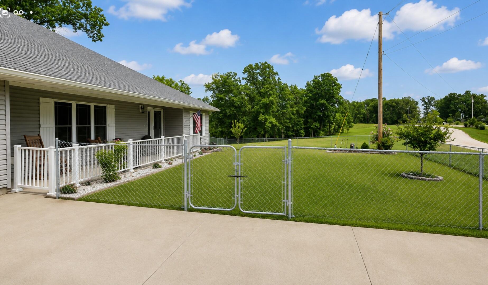 21 Blue Ridge Dr, Eldon, MO 65026 — photo 2