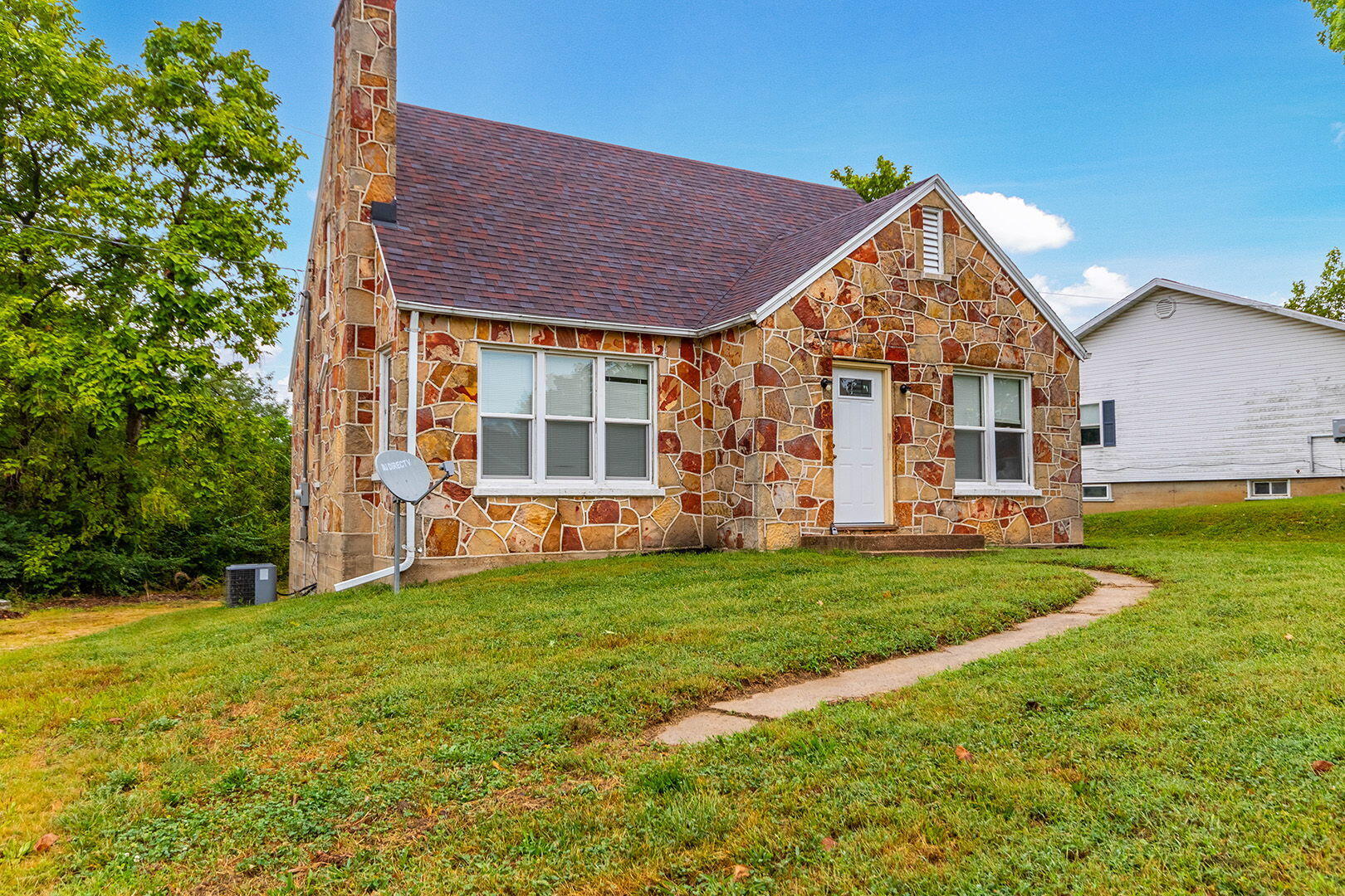 1127 E Main St, Linn, MO 65051 — photo 2
