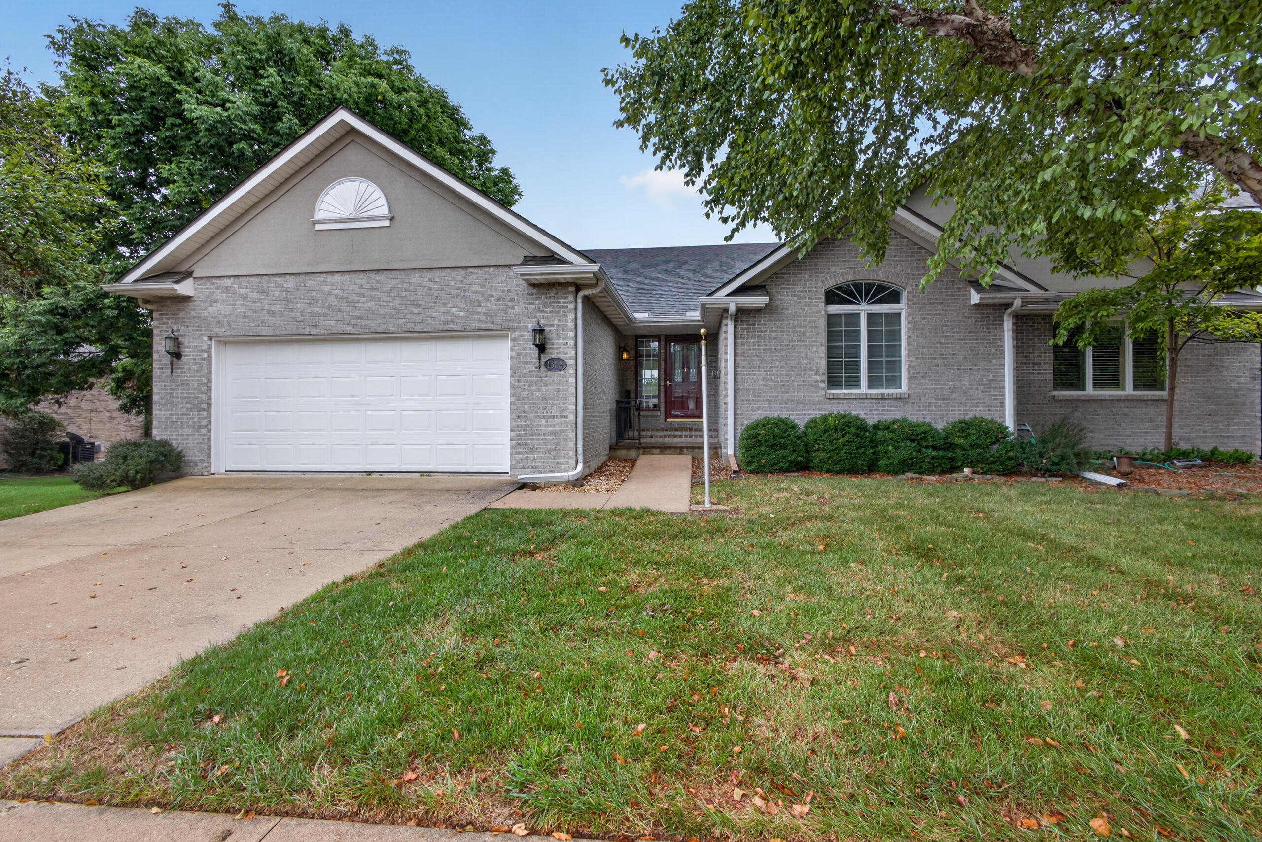 1308 Vintage Dr — photo
