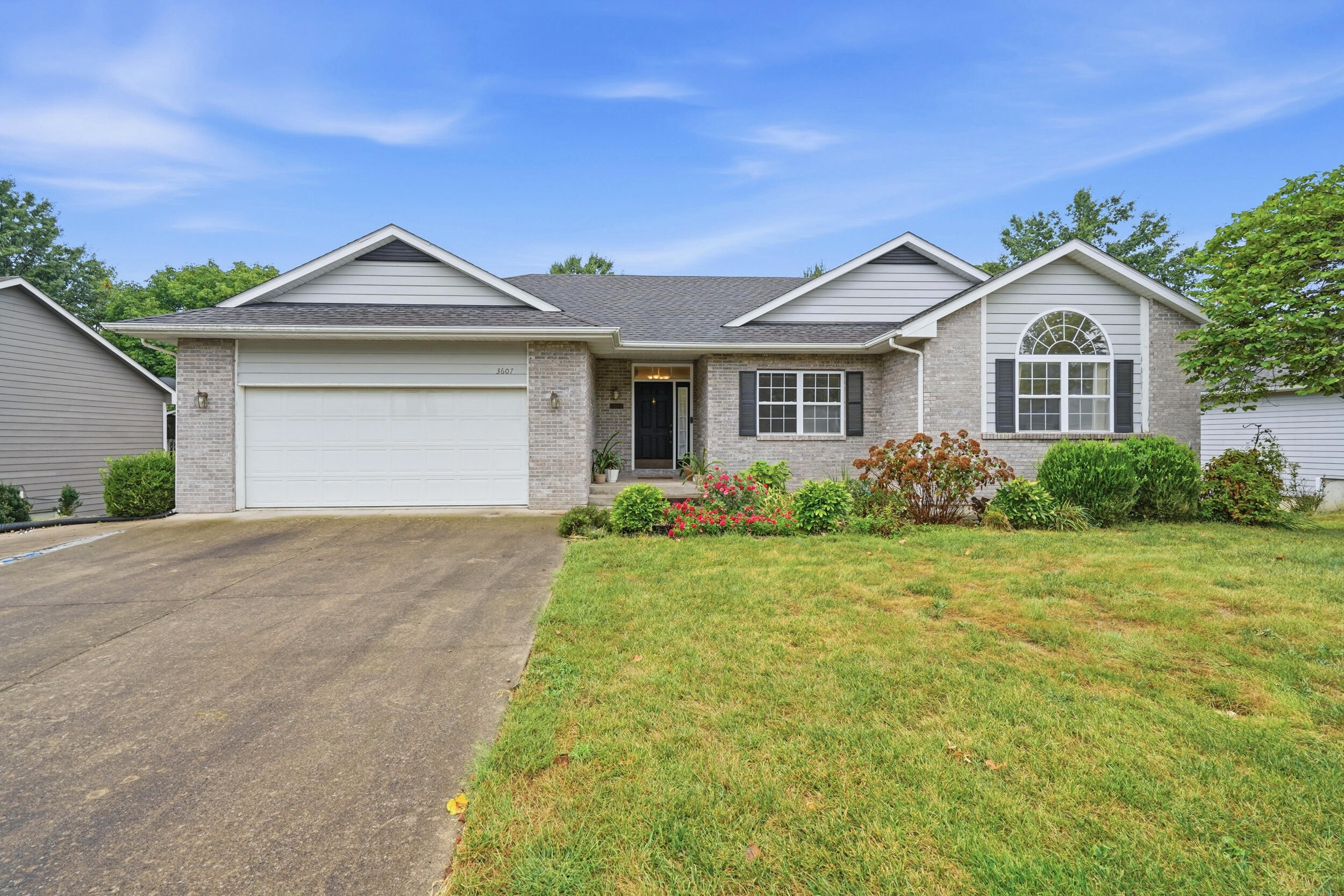 3607 Blue Cedar Ln — photo