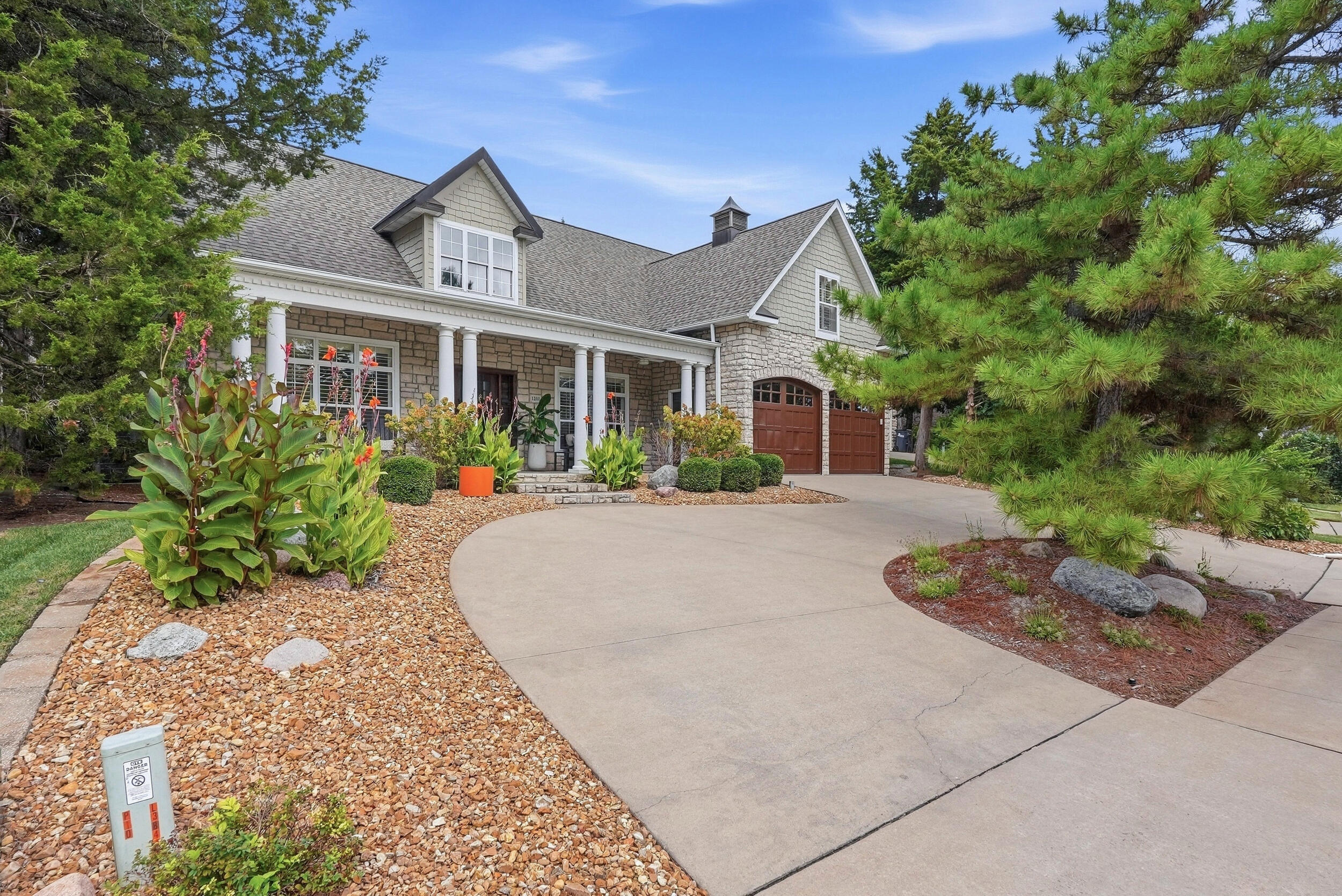 1211 Sutton Dr — photo