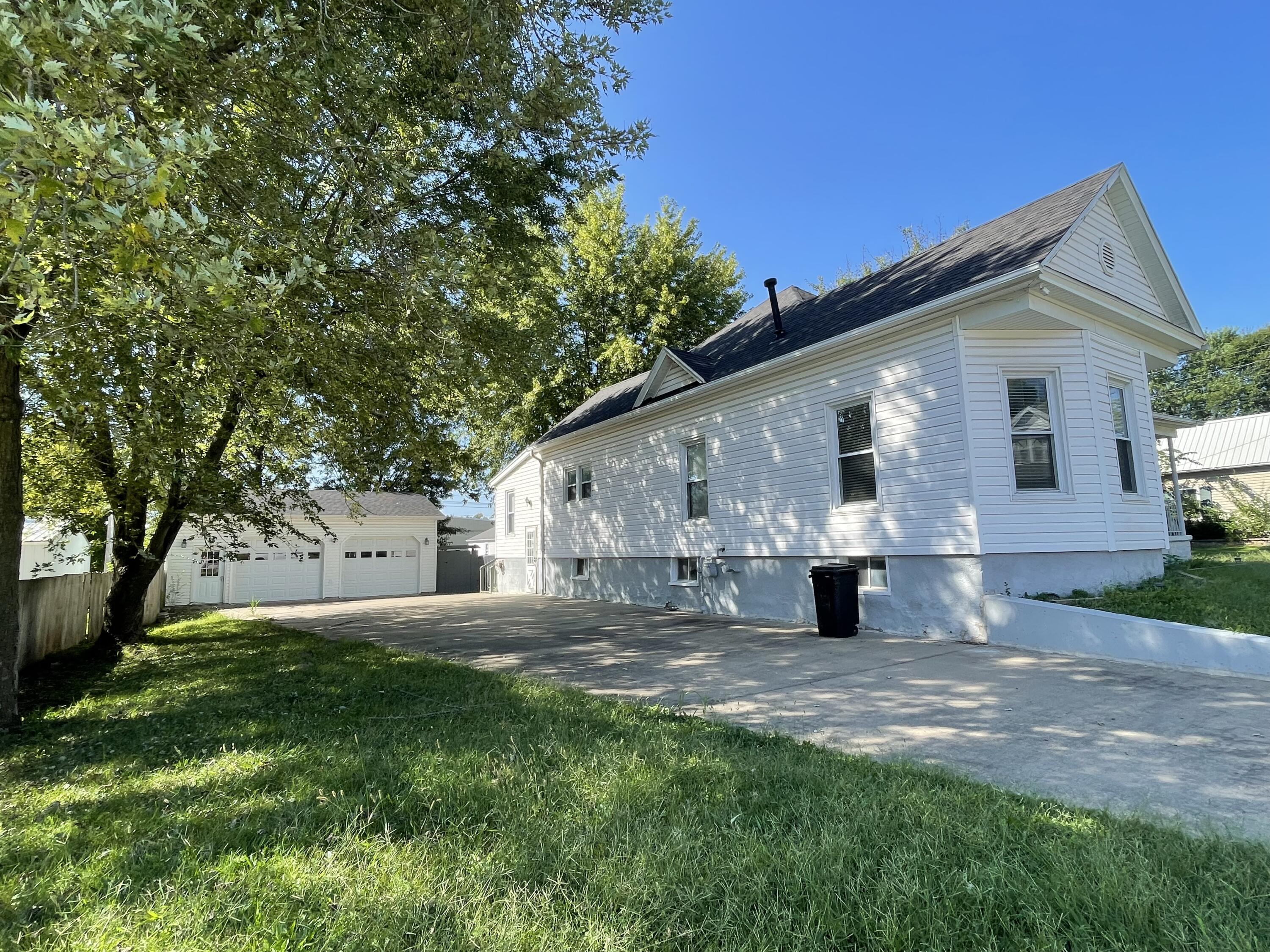 1010 E Jackson St, Mexico, MO 65265 — photo 2