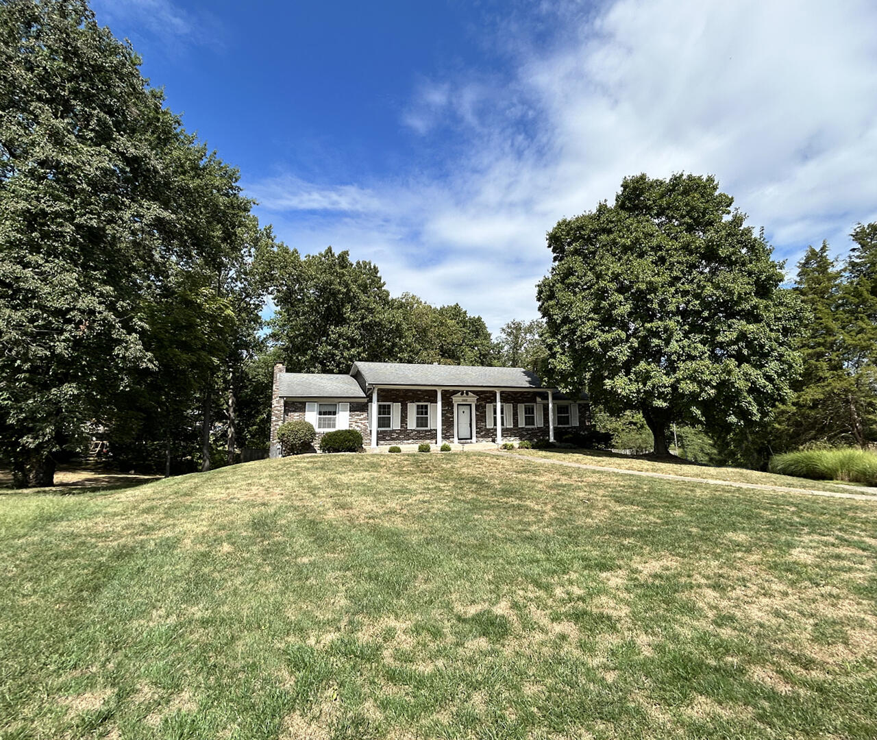 1502 N Mapleview Dr — photo