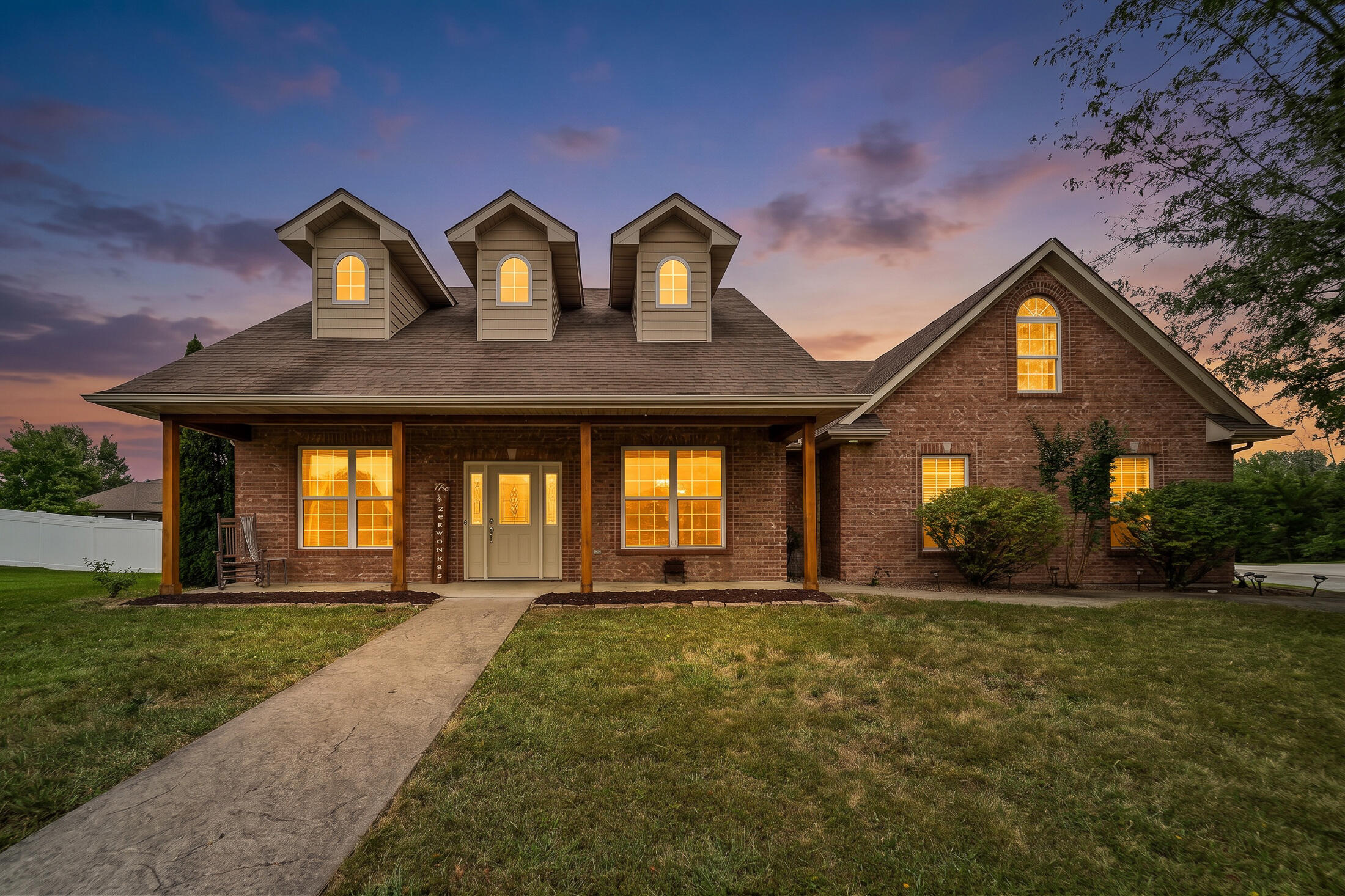 311 Sarah Dr — photo