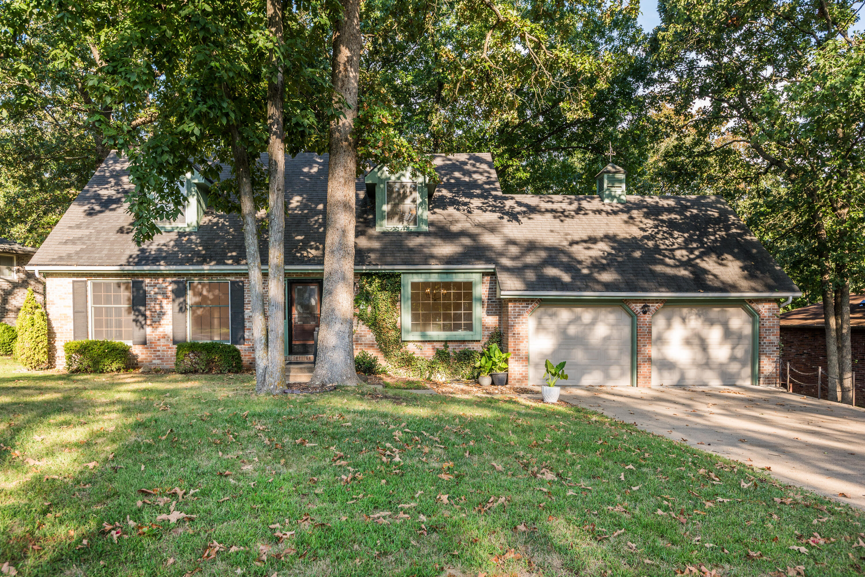 1743 Engelwood Dr — photo