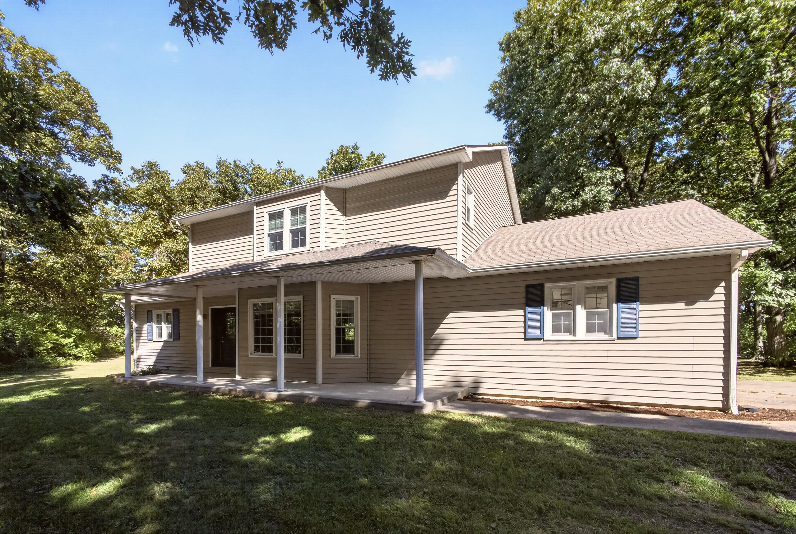 3905 E Graybill Rd, Sturgeon, MO 65284 — photo 2