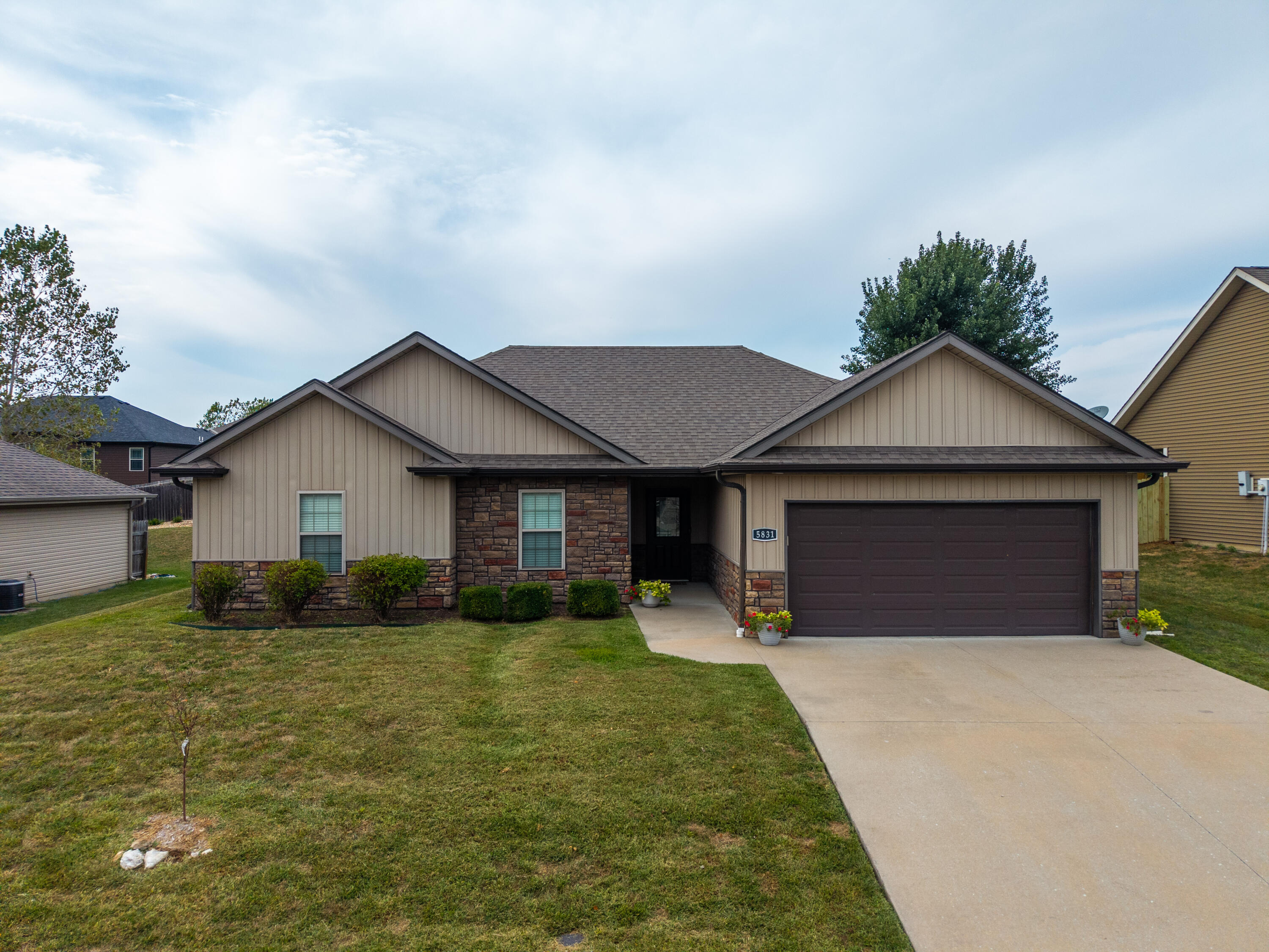 5831 Misty Springs — photo
