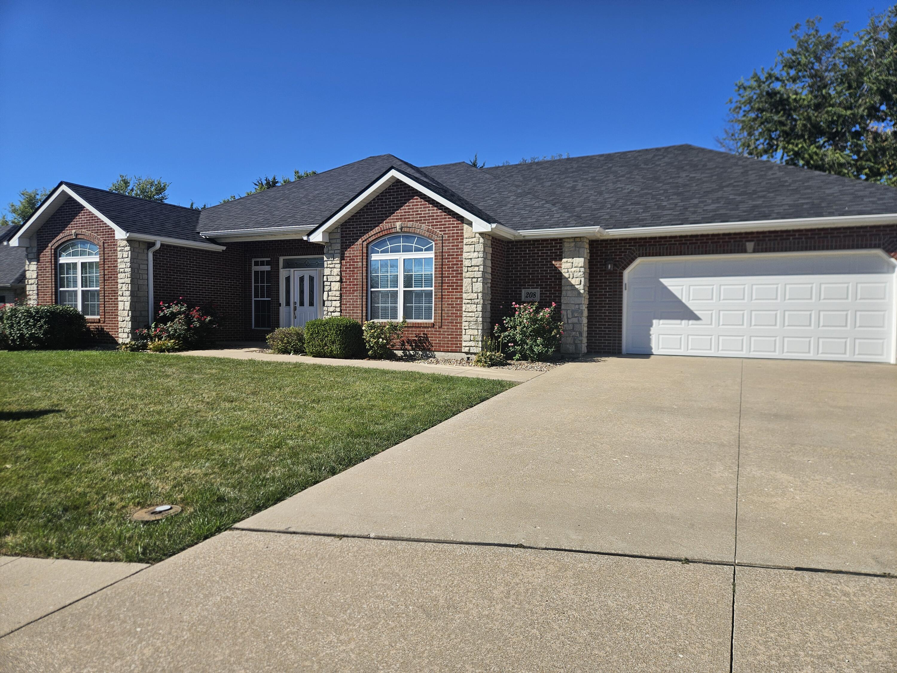 208 Red Tail Dr — photo